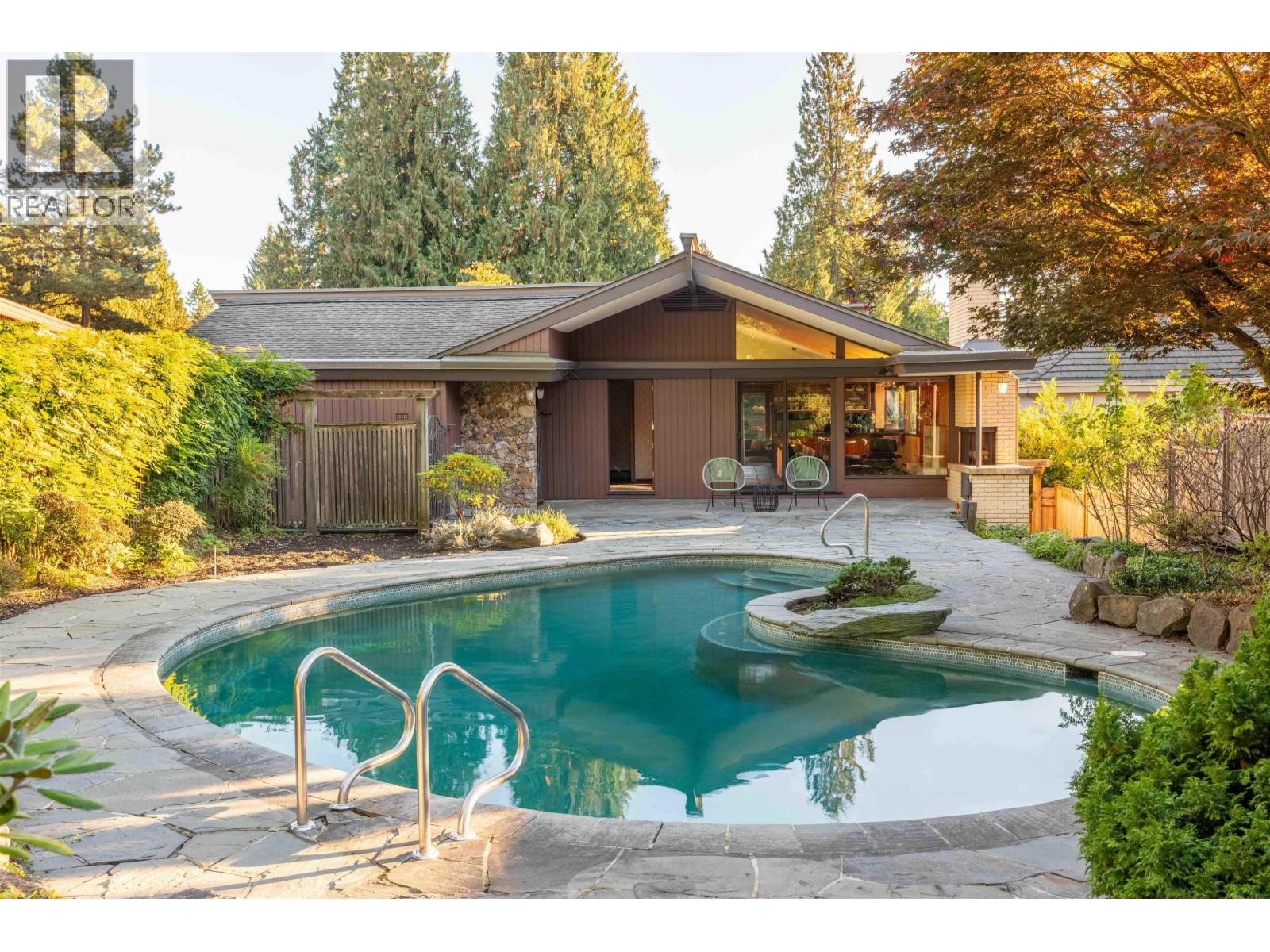 701 Dansey Avenue, Coquitlam, British Columbia  V3K 3G4 - Photo 27 - R3086454