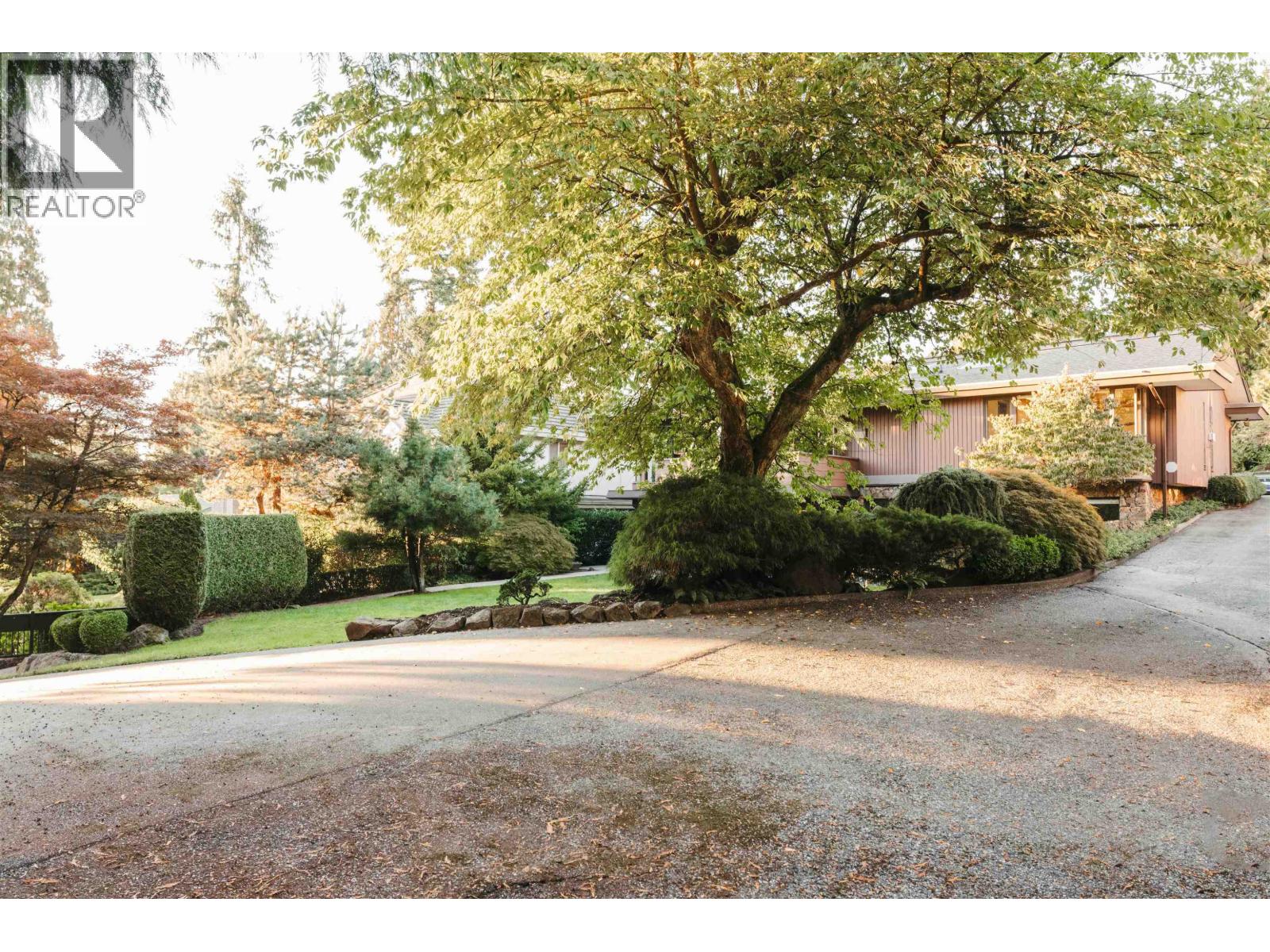 701 Dansey Avenue, Coquitlam, British Columbia  V3K 3G4 - Photo 29 - R3086454