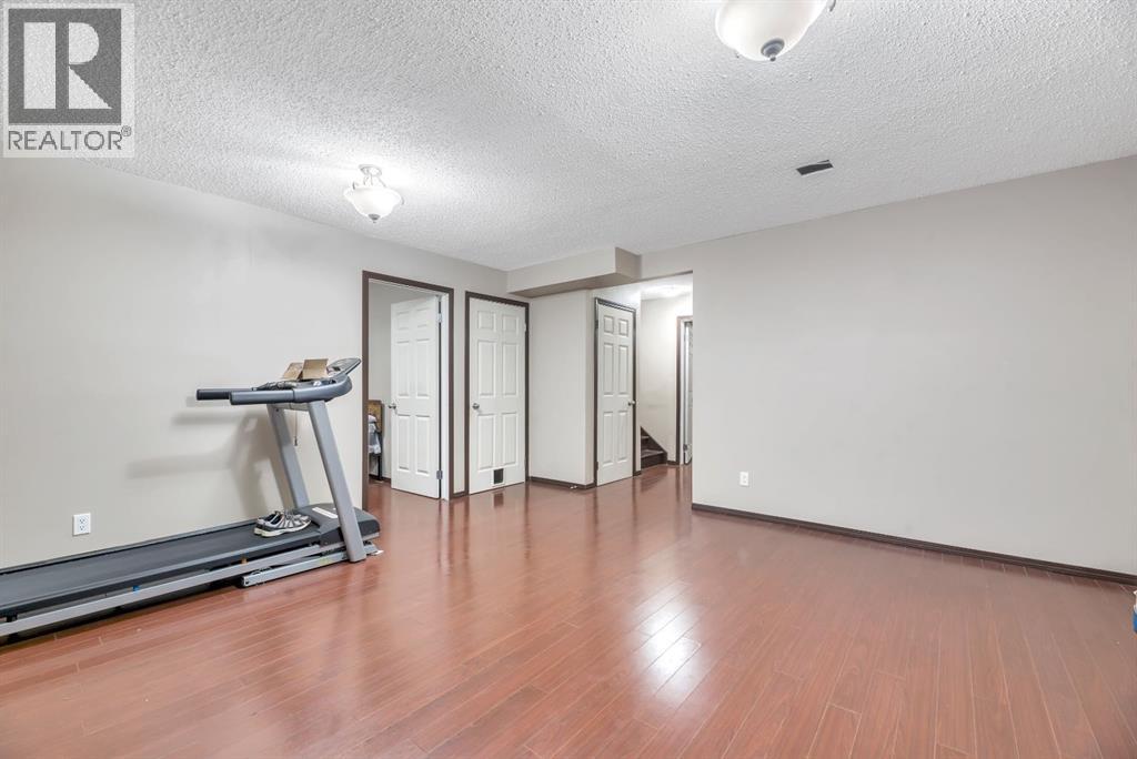 98 Pantego Road Nw, Calgary, Alberta  T3K 0B7 - Photo 32 - A2279941