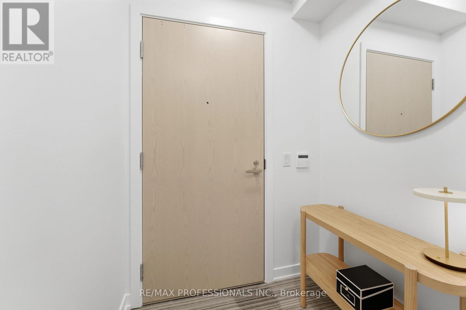 2005 - 55 Cooper Street, Toronto (Waterfront Communities), Ontario  M5E 0G1 - Photo 2 - C12755964