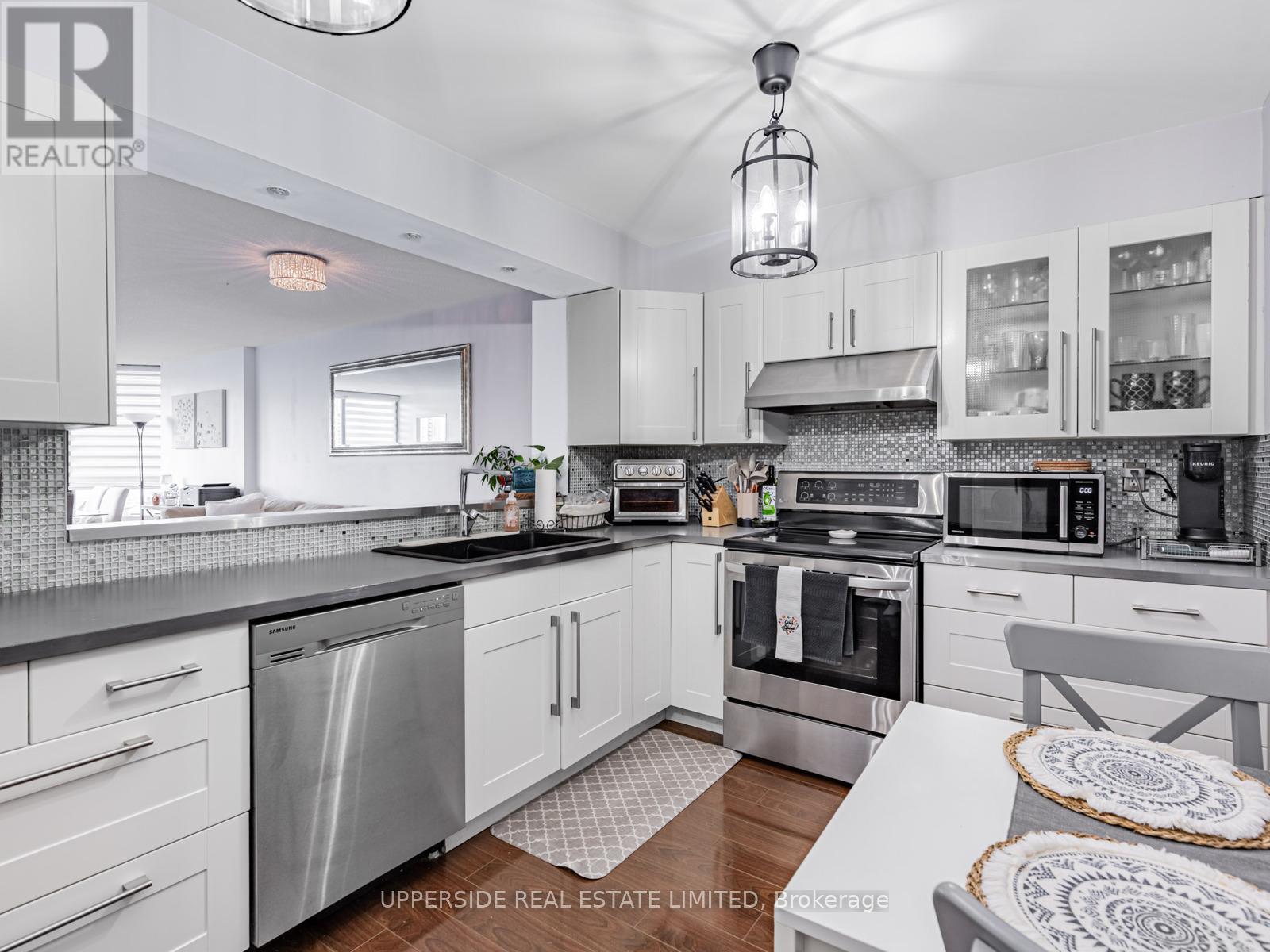 512 - 7420 Bathurst Street, Vaughan (Brownridge), Ontario  L4J 6X4 - Photo 2 - N12755960