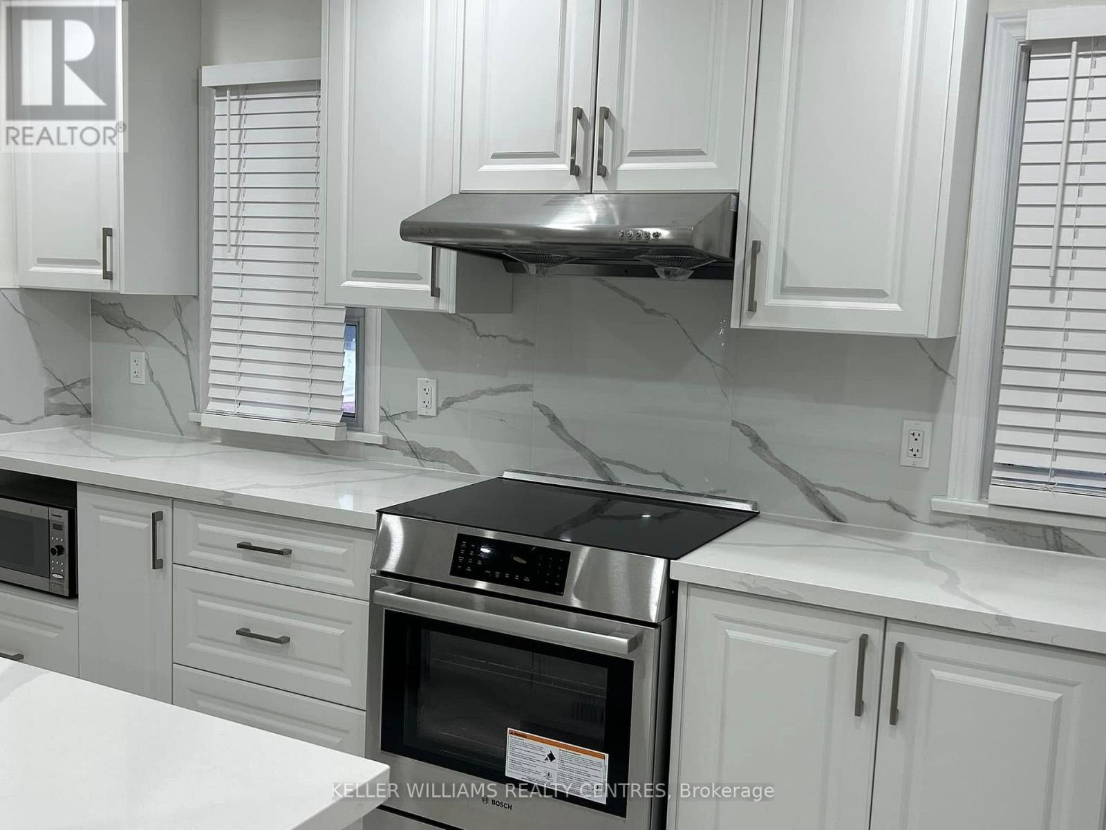 104 Gunn Street, Barrie (Wellington), Ontario  L4M 2H5 - Photo 3 - S12755966