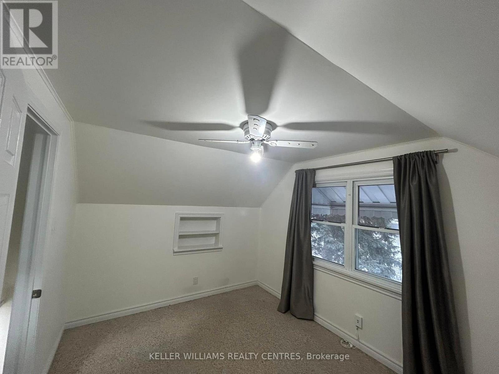 104 Gunn Street, Barrie (Wellington), Ontario  L4M 2H5 - Photo 9 - S12755966