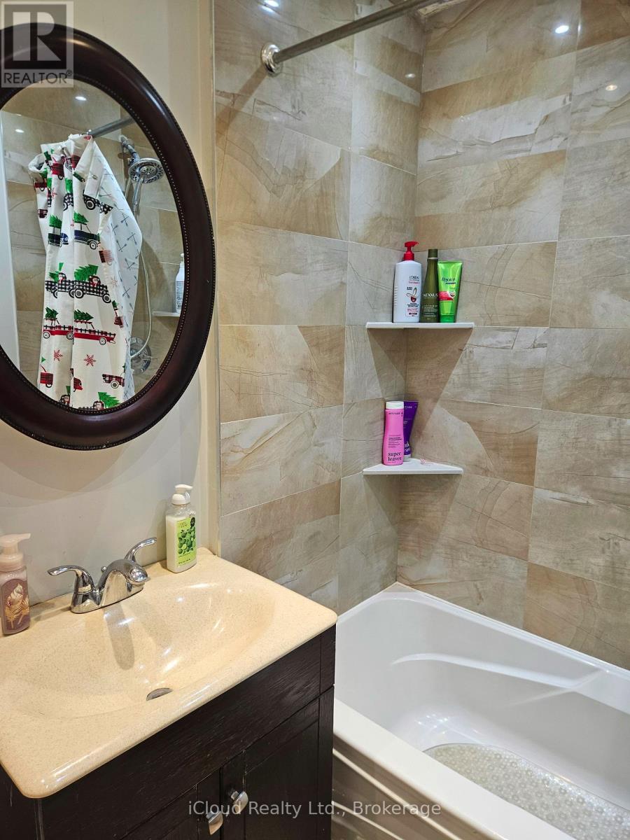 104 Mcroberts Avenue, Toronto, Ontario  M6E 4P5 - Photo 8 - W12719338