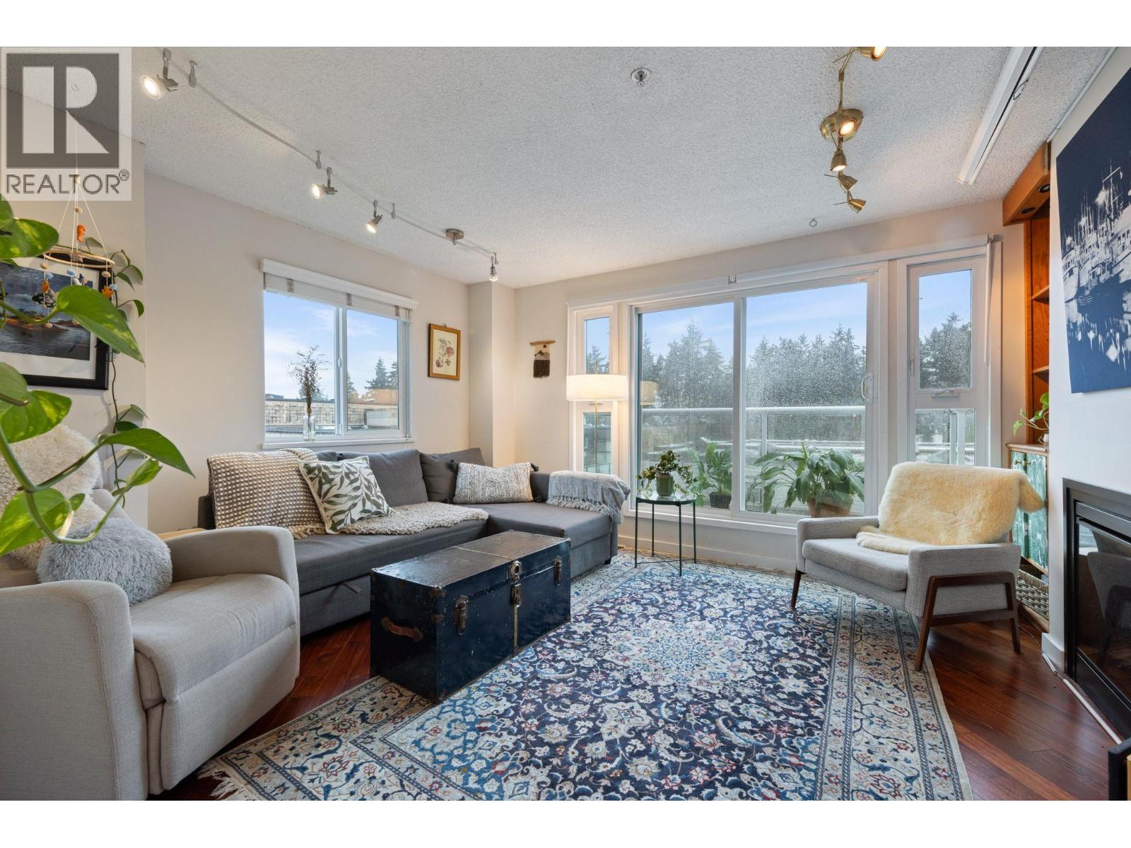 15 877 W 7th Avenue, Vancouver, British Columbia  V5Z 1C2 - Photo 2 - R3085777