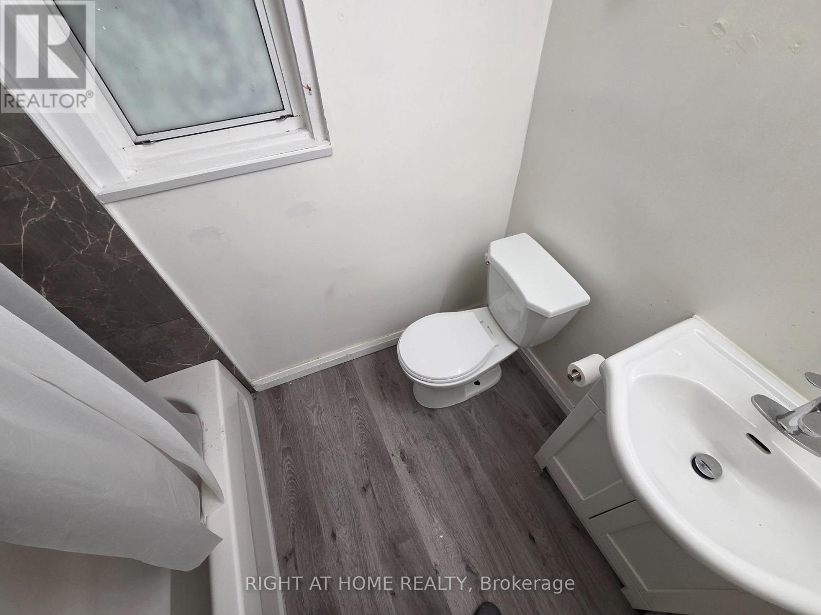 Level 2 - 1561 Eglinton Avenue West Avenue, Toronto, Ontario  M6E 2G9 - Photo 20 - C12573908