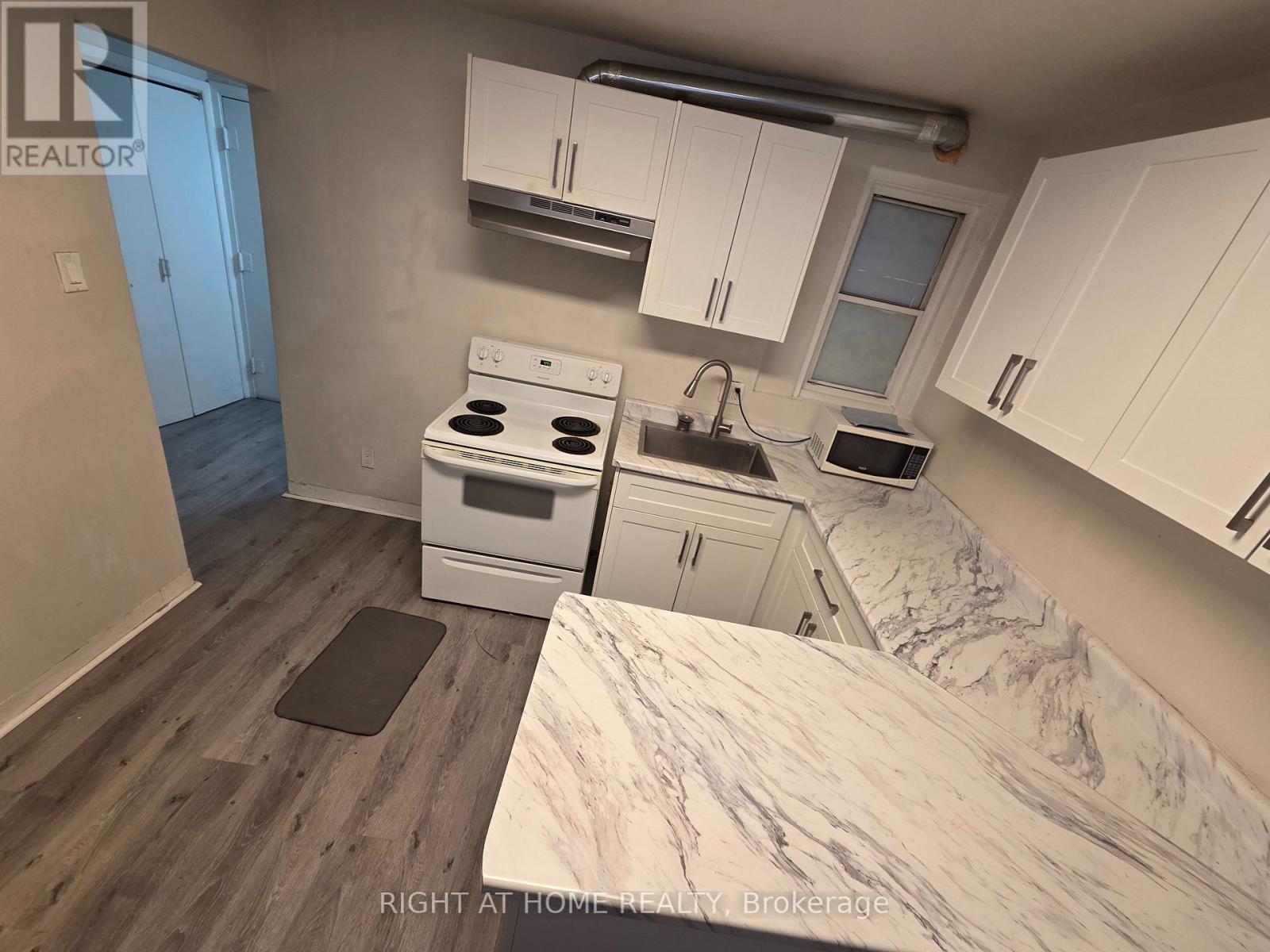 Level 2 - 1561 Eglinton Avenue West Avenue, Toronto, Ontario  M6E 2G9 - Photo 8 - C12573908