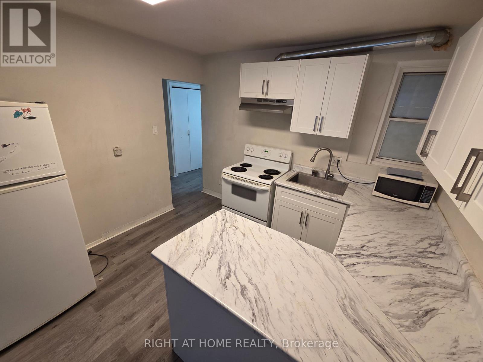 Level 2 - 1561 Eglinton Avenue West Avenue, Toronto, Ontario  M6E 2G9 - Photo 9 - C12573908