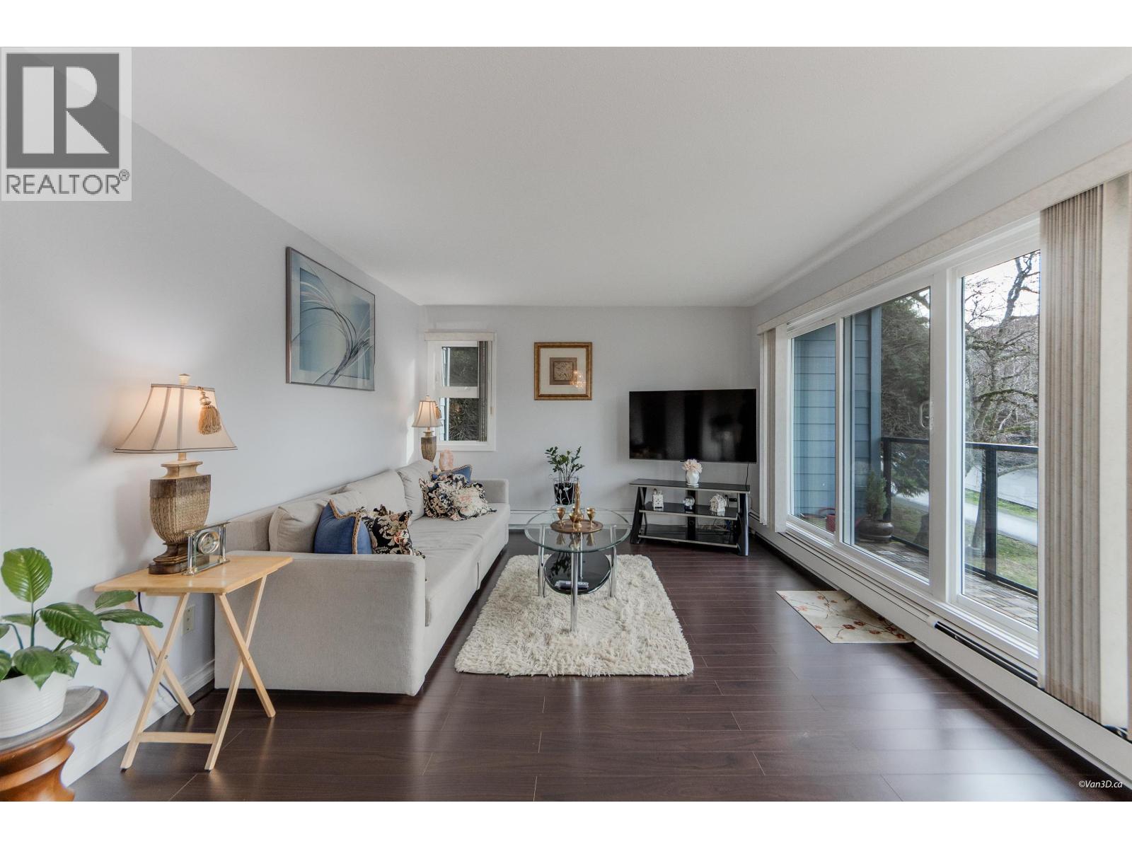 208 156 W 21st Street, North Vancouver, British Columbia  V7M 1Y9 - Photo 4 - R3086382