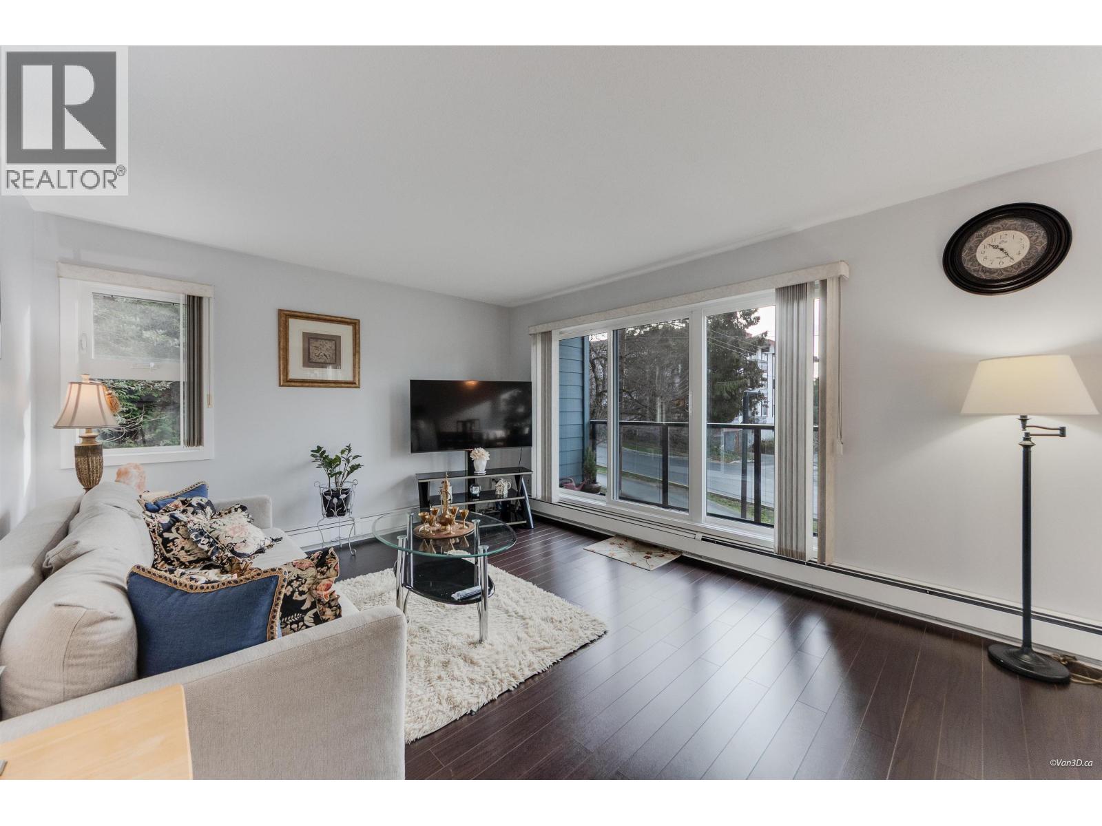 208 156 W 21st Street, North Vancouver, British Columbia  V7M 1Y9 - Photo 5 - R3086382