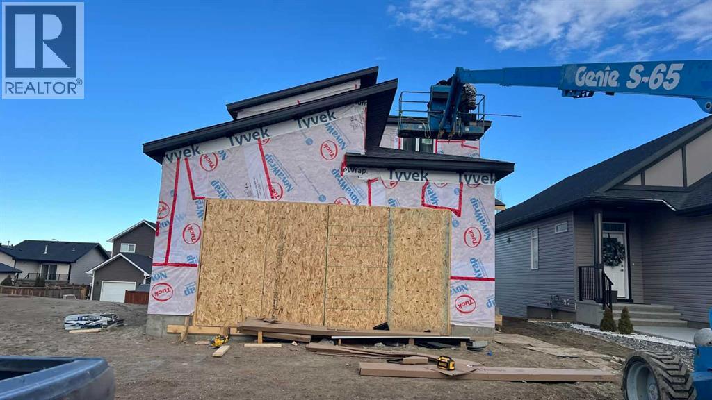 74 Sunwood Crescent Sw, Medicine Hat, Alberta  T1B 4Y6 - Photo 2 - A2264881