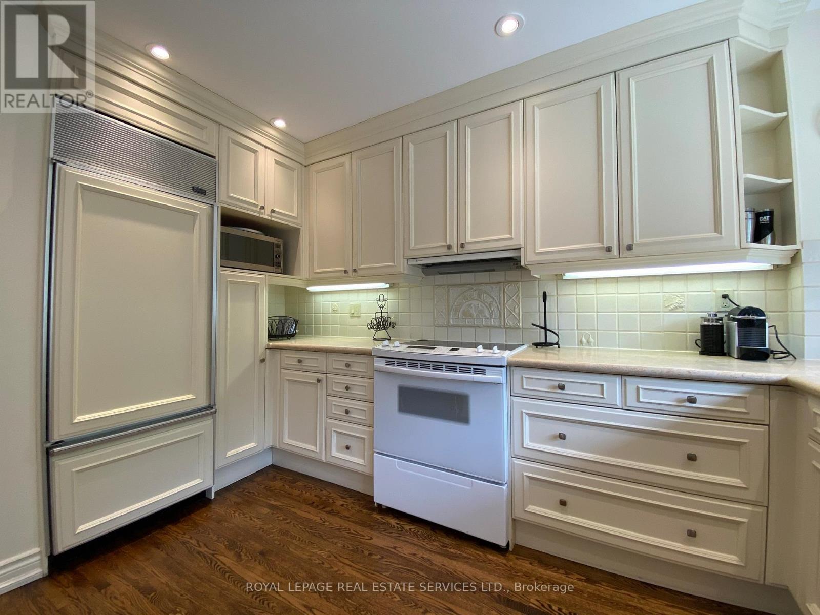 66 Alcorn Avenue, Toronto, Ontario  M4V 1E4 - Photo 4 - C12755990