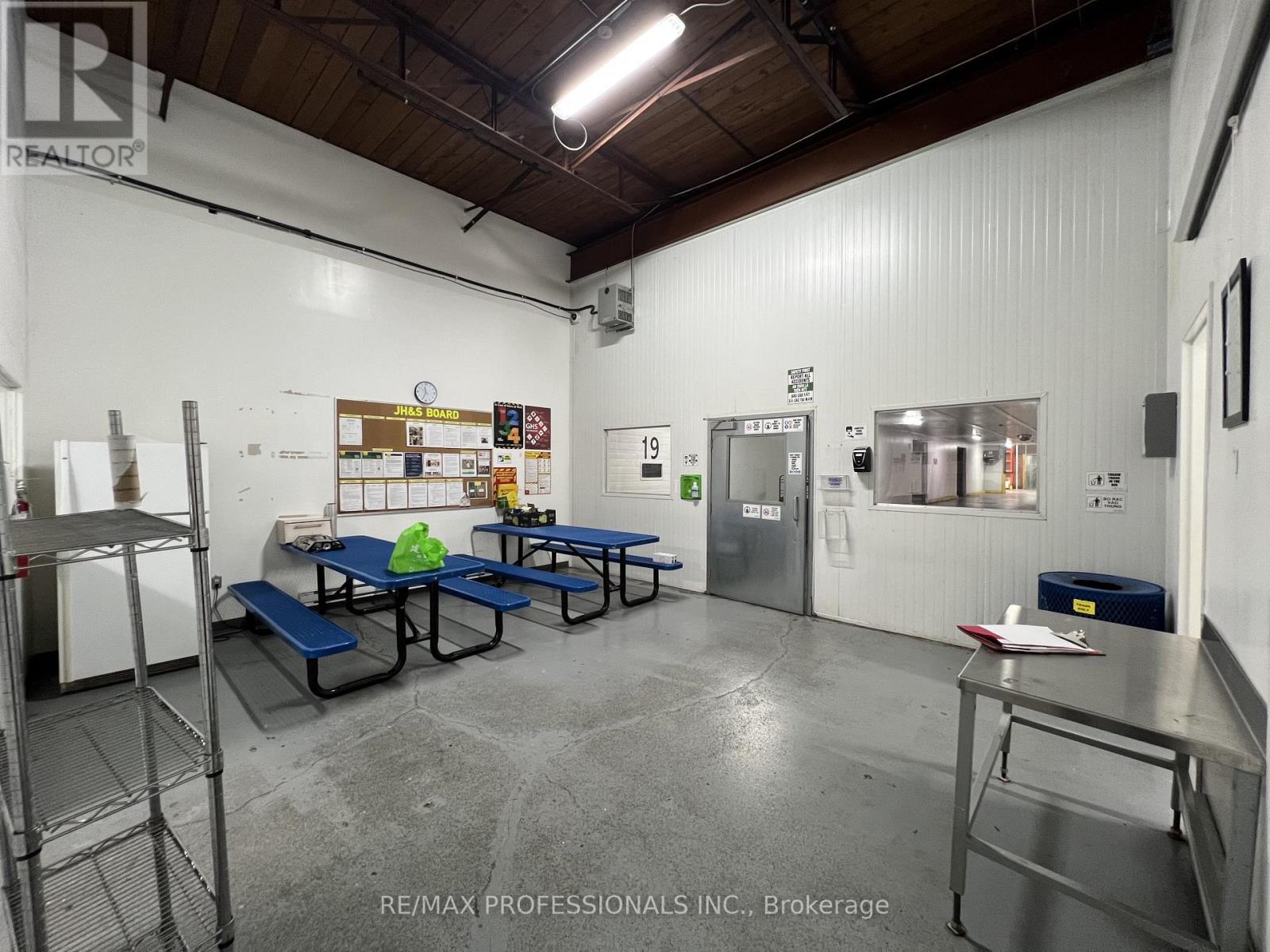 130 North Queen Street, Toronto, Ontario  M8Z 2E4 - Photo 19 - W12653516