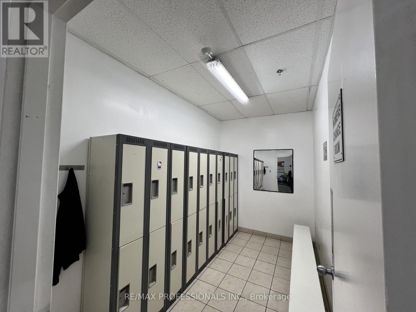 130 North Queen Street, Toronto, Ontario  M8Z 2E4 - Photo 22 - W12653516