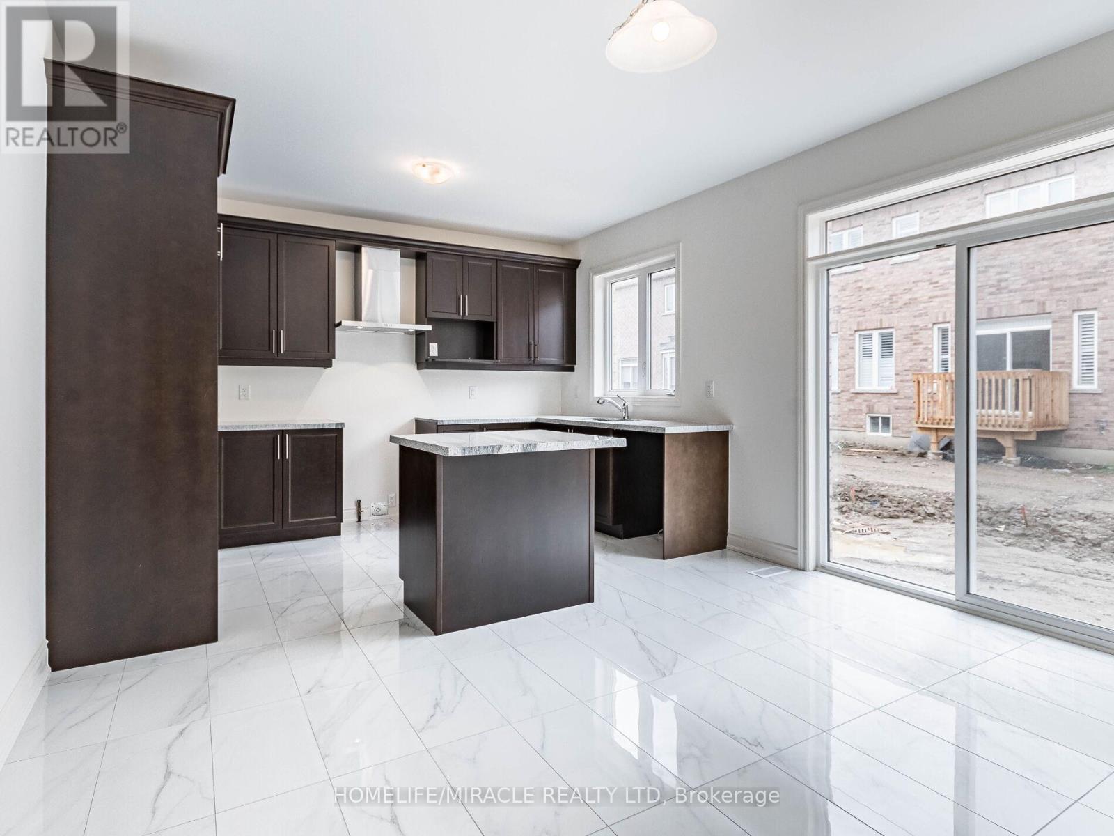 3 Kambalda Road, Brampton (Northwest Brampton), Ontario  L7A 5J3 - Photo 17 - W12755980