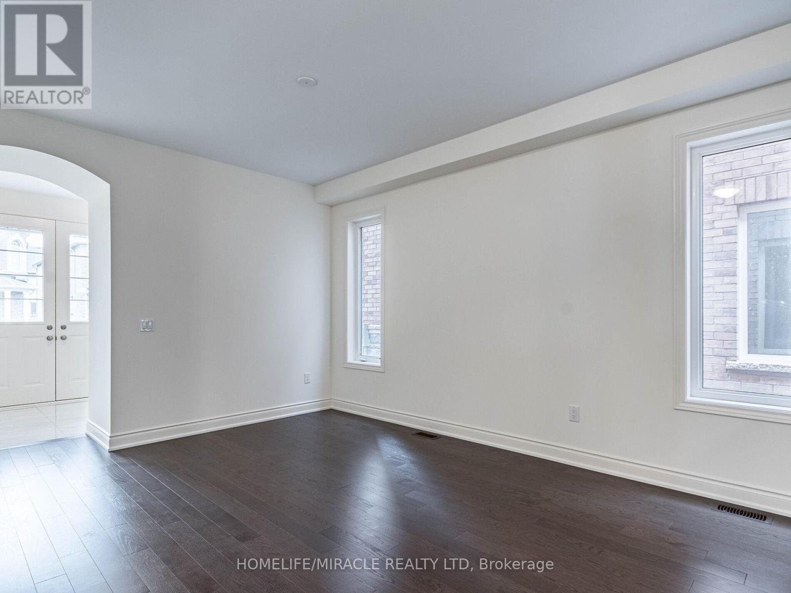 3 Kambalda Road, Brampton (Northwest Brampton), Ontario  L7A 5J3 - Photo 6 - W12755980