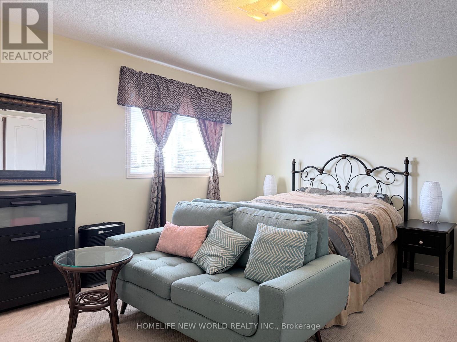 2094 Frontier Drive, Oakville (Wt West Oak Trails), Ontario  L6M 3V5 - Photo 17 - W12755992