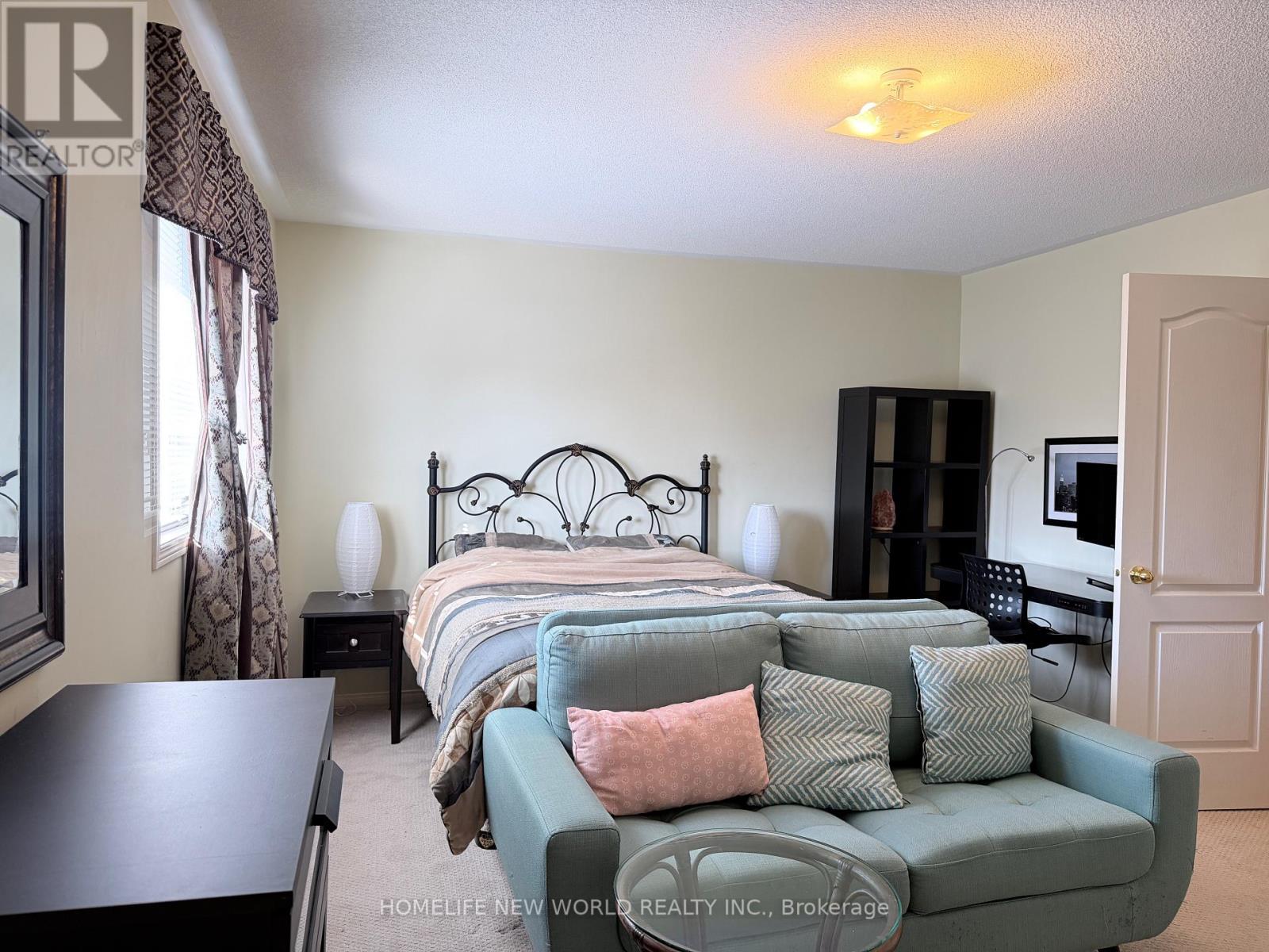 2094 Frontier Drive, Oakville (Wt West Oak Trails), Ontario  L6M 3V5 - Photo 7 - W12755992