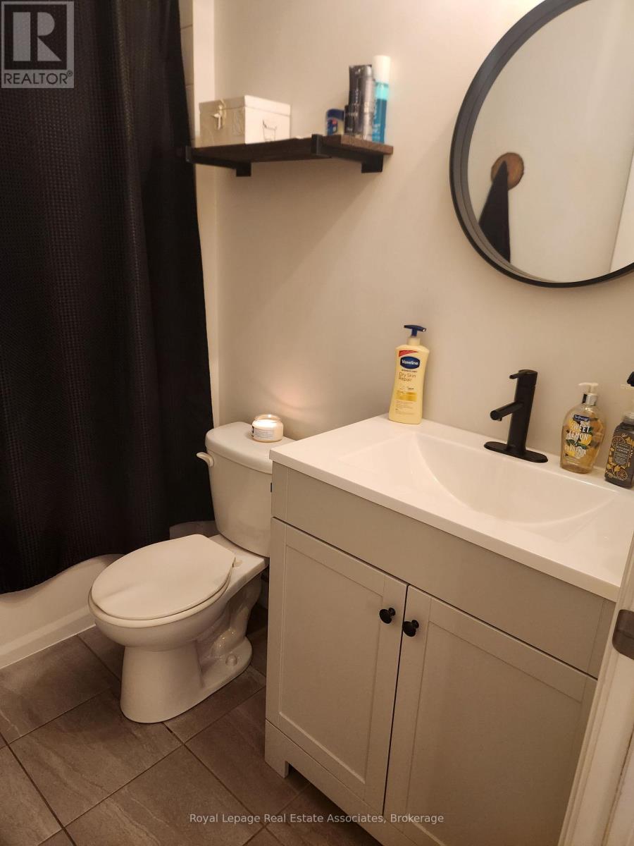 19 - 250 Sunny Meadow Boulevard, Brampton (Sandringham-Wellington), Ontario  L6R 3Y6 - Photo 9 - W12755998