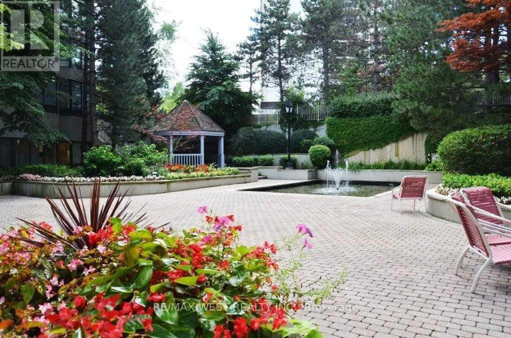 1508 - 1300 Islington Avenue, Toronto (Islington-City Centre West), Ontario  M9A 5C4 - Photo 3 - W12756024