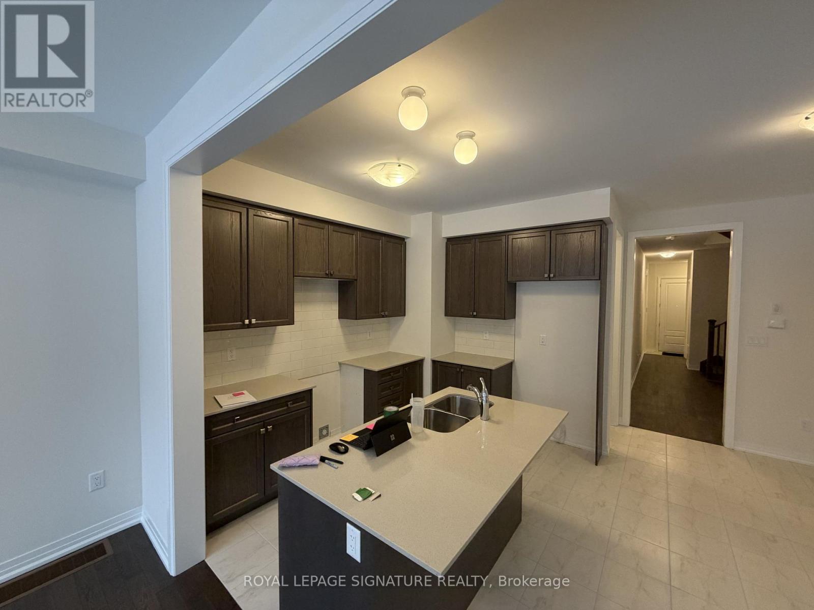 53 Boswell Drive, Brampton (Bram East), Ontario  L6P 4R7 - Photo 10 - W12756032