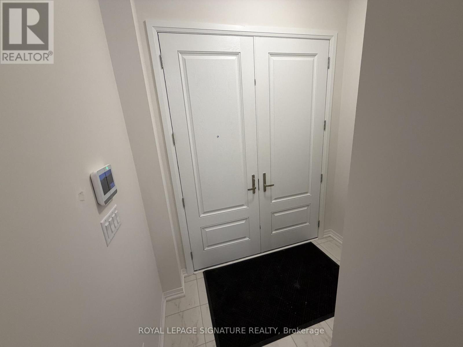 53 Boswell Drive, Brampton (Bram East), Ontario  L6P 4R7 - Photo 5 - W12756032