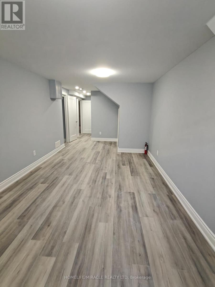 28 Crossmore Crescent, Cambridge, Ontario  M1S 0C7 - Photo 9 - X12755982