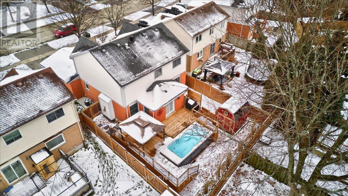 71 Royaledge Way, Hamilton (Waterdown), Ontario  L8B 0H4 - Photo 8 - X12756030