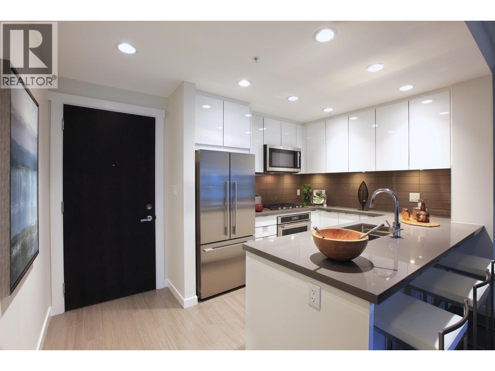 319 255 W 1st Street, North Vancouver, British Columbia  V7M 3G8 - Photo 2 - R3086458