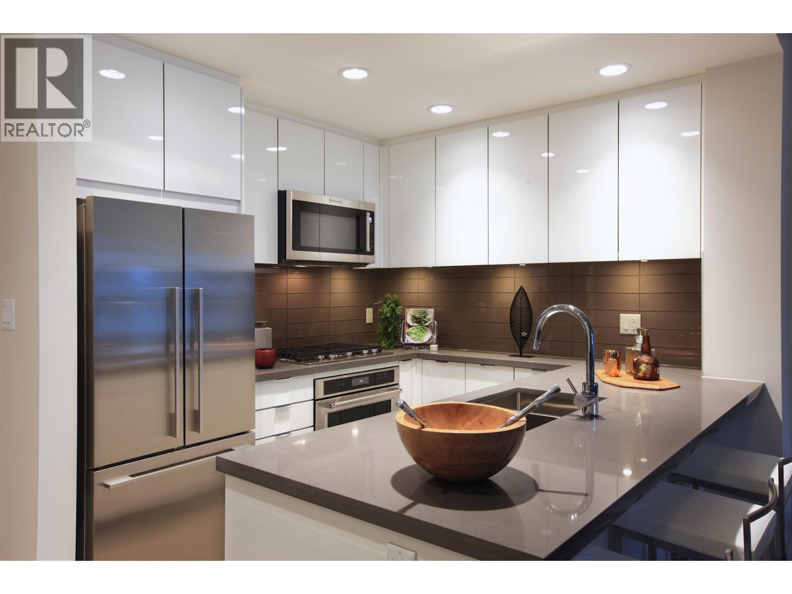 319 255 W 1st Street, North Vancouver, British Columbia  V7M 3G8 - Photo 3 - R3086458