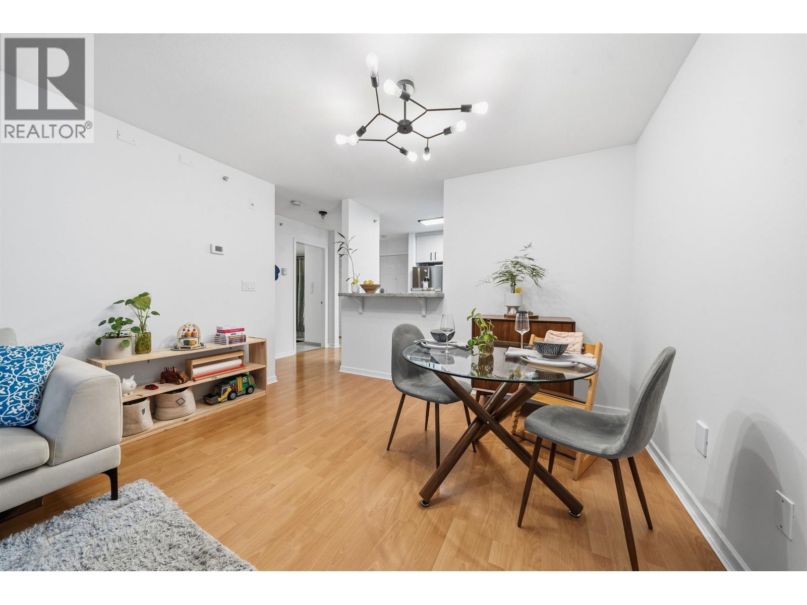 210 5281 Oakmount Crescent, Burnaby, British Columbia  V5H 4S7 - Photo 7 - R3086461