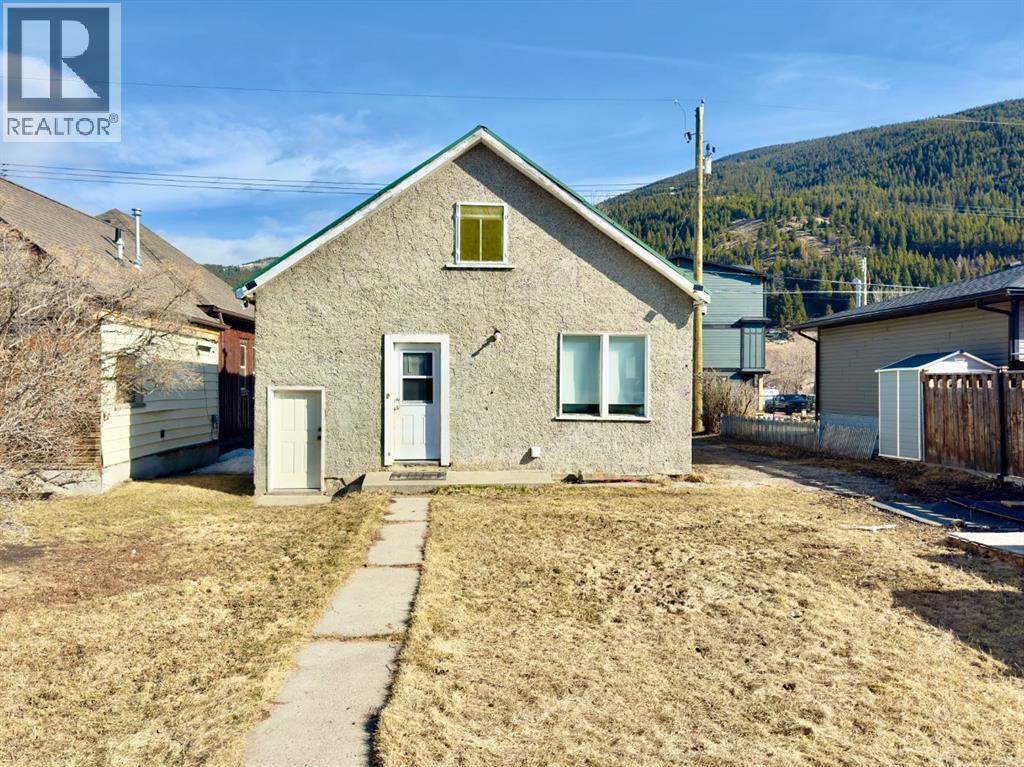 13030 21 Avenue, Blairmore, Alberta  T0K 0E0 - Photo 2 - A2283793