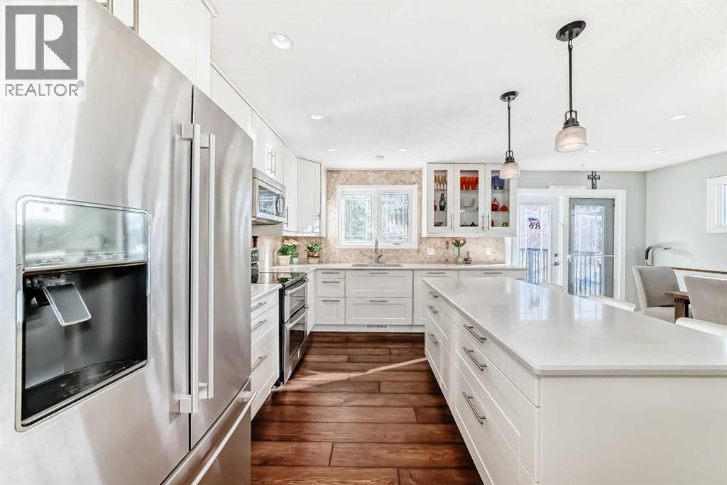 30 Edgewood Rise Nw, Calgary, Alberta  T3A 2T7 - Photo 7 - A2281837