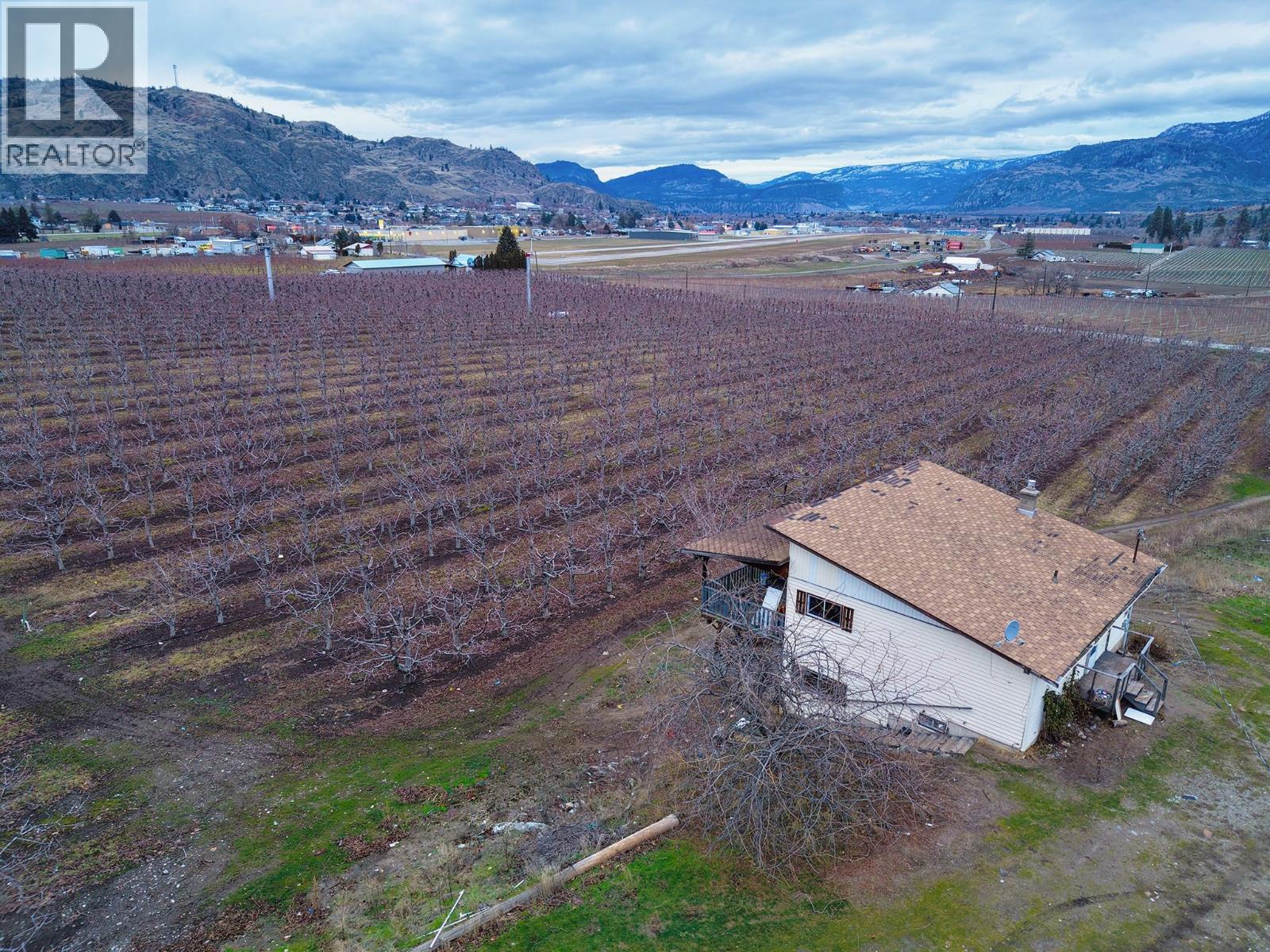 5676 Yarrow St Street, Oliver, British Columbia  V0H 1T9 - Photo 9 - 10373260