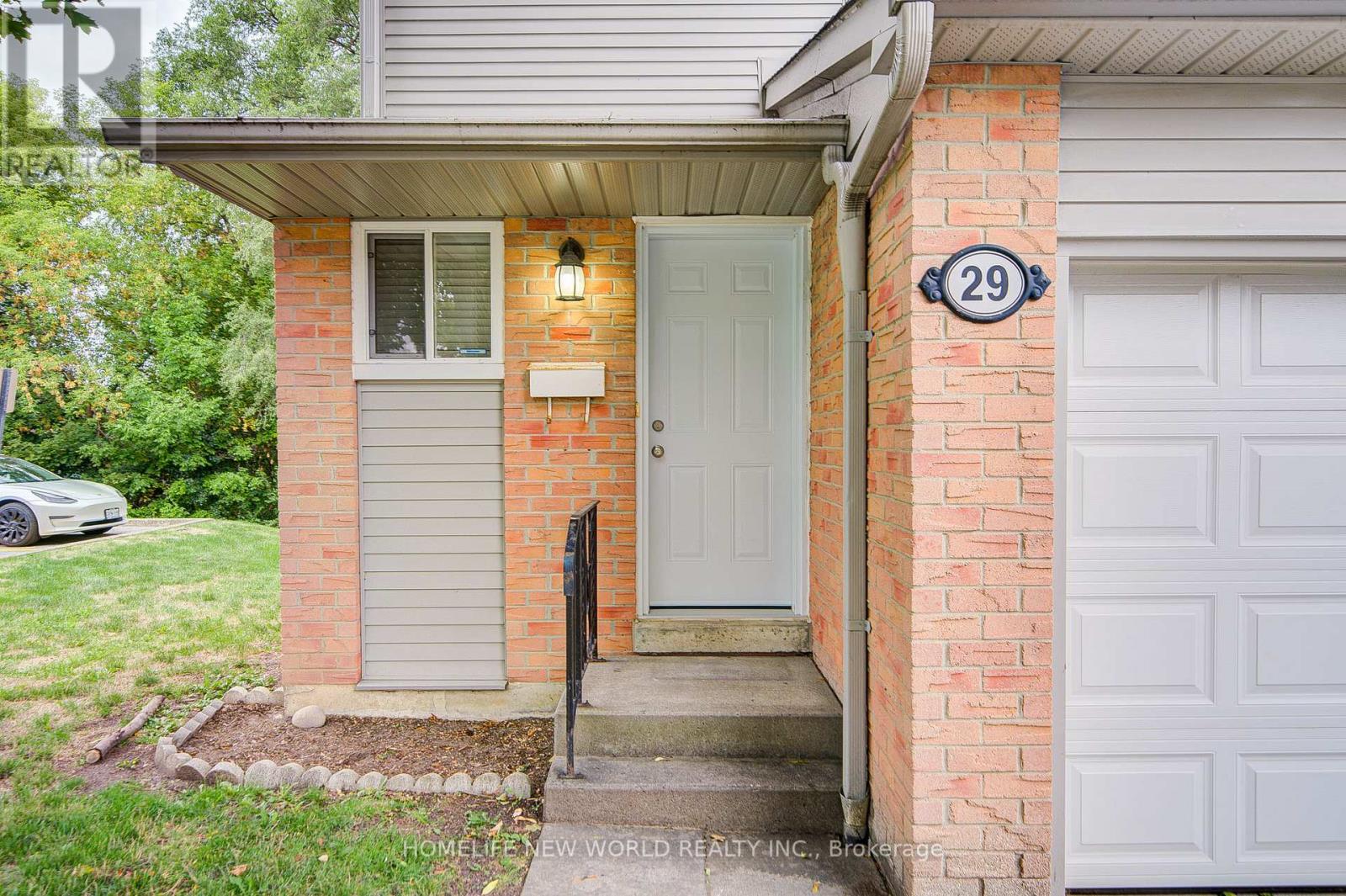 29 New Havens Way, Markham (Thornhill), Ontario  L3T 5G1 - Photo 3 - N12756042