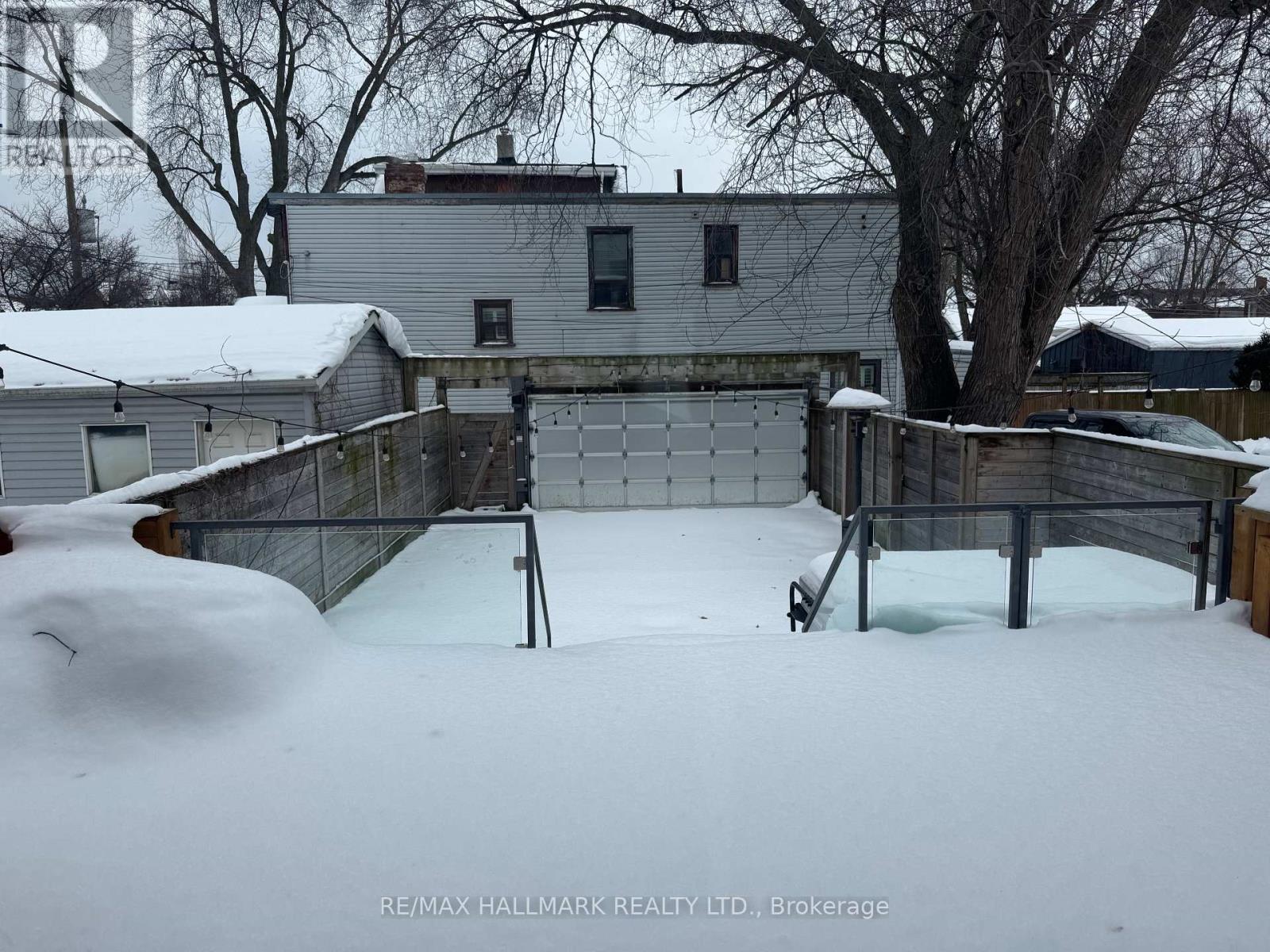 1549 Dundas Street E, Toronto, Ontario  M4L 1K6 - Photo 2 - E12755822