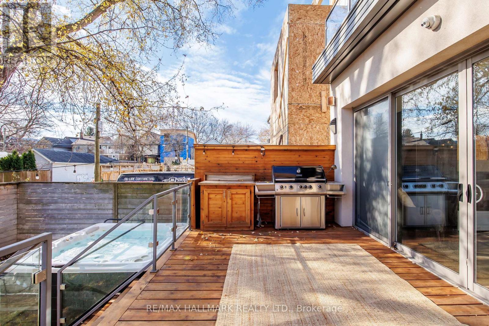 1549 Dundas Street E, Toronto, Ontario  M4L 1K6 - Photo 38 - E12755822