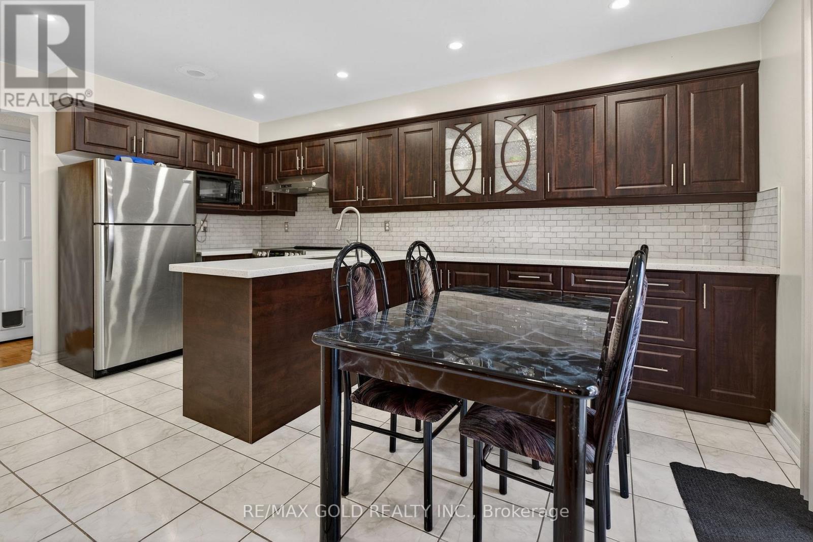 97 Quail Feather Crescent, Brampton, Ontario  L6R 1S1 - Photo 7 - W12751470
