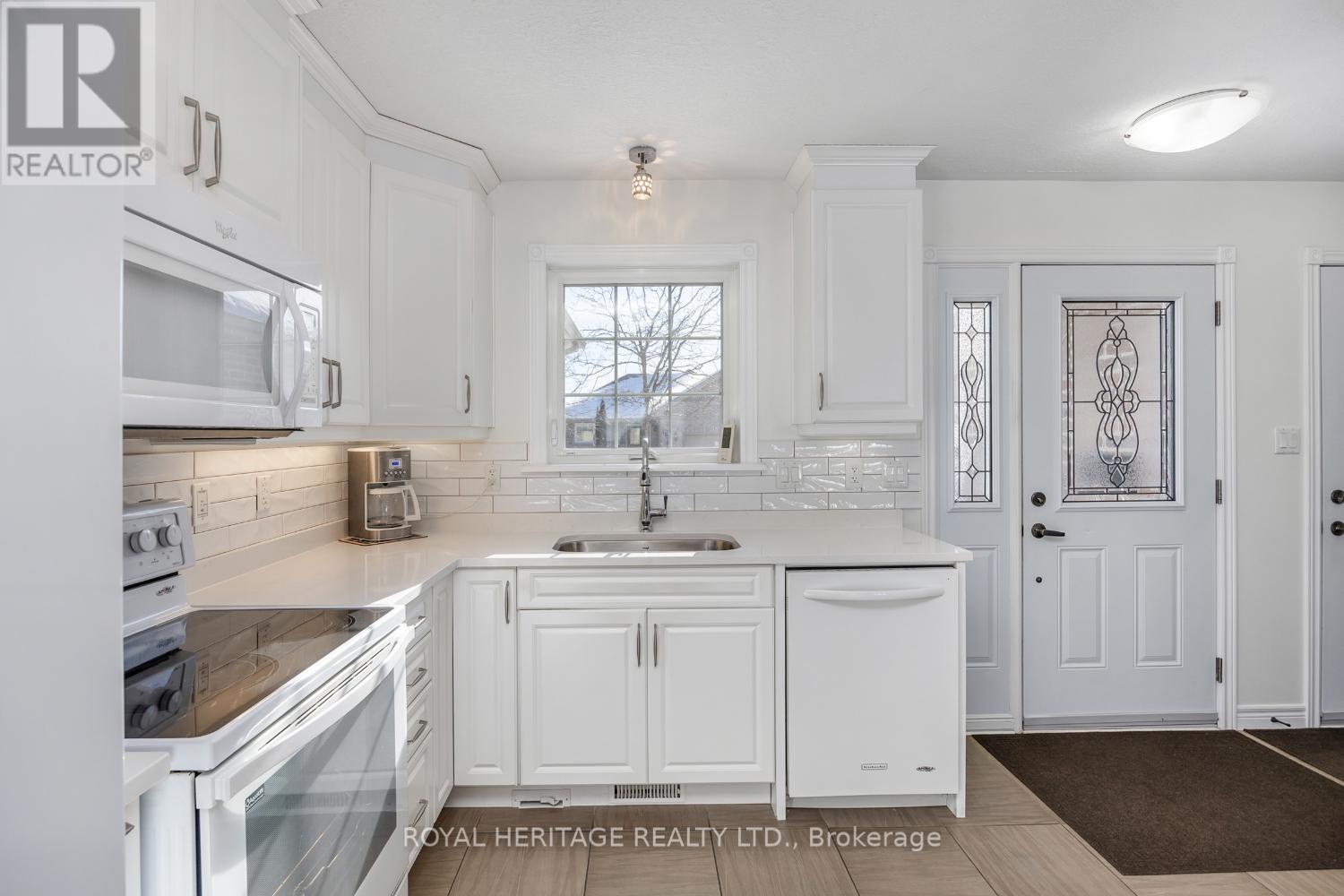 162 - 301 Carnegie Avenue, Peterborough, Ontario  K9L 1G9 - Photo 9 - X12754588