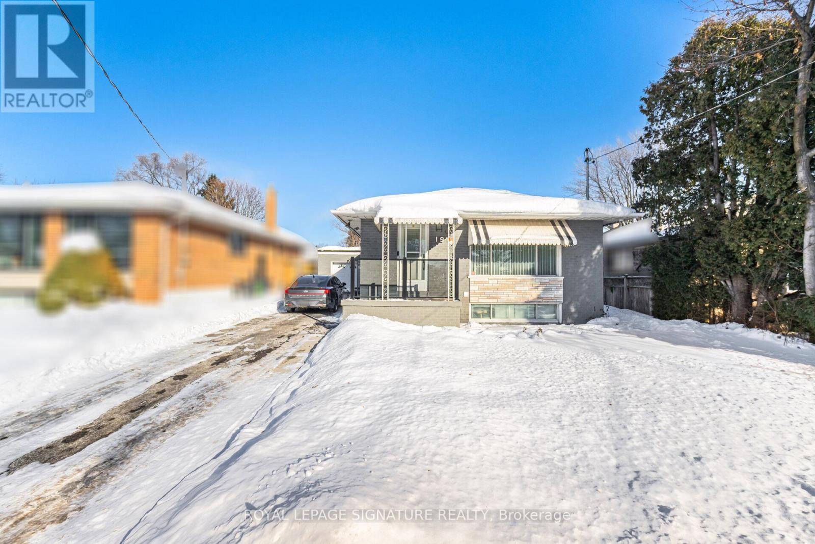 19 Rangoon Road, Toronto (Eringate-Centennial-West Deane), Ontario  M9C 4N5 - Photo 2 - W12756038