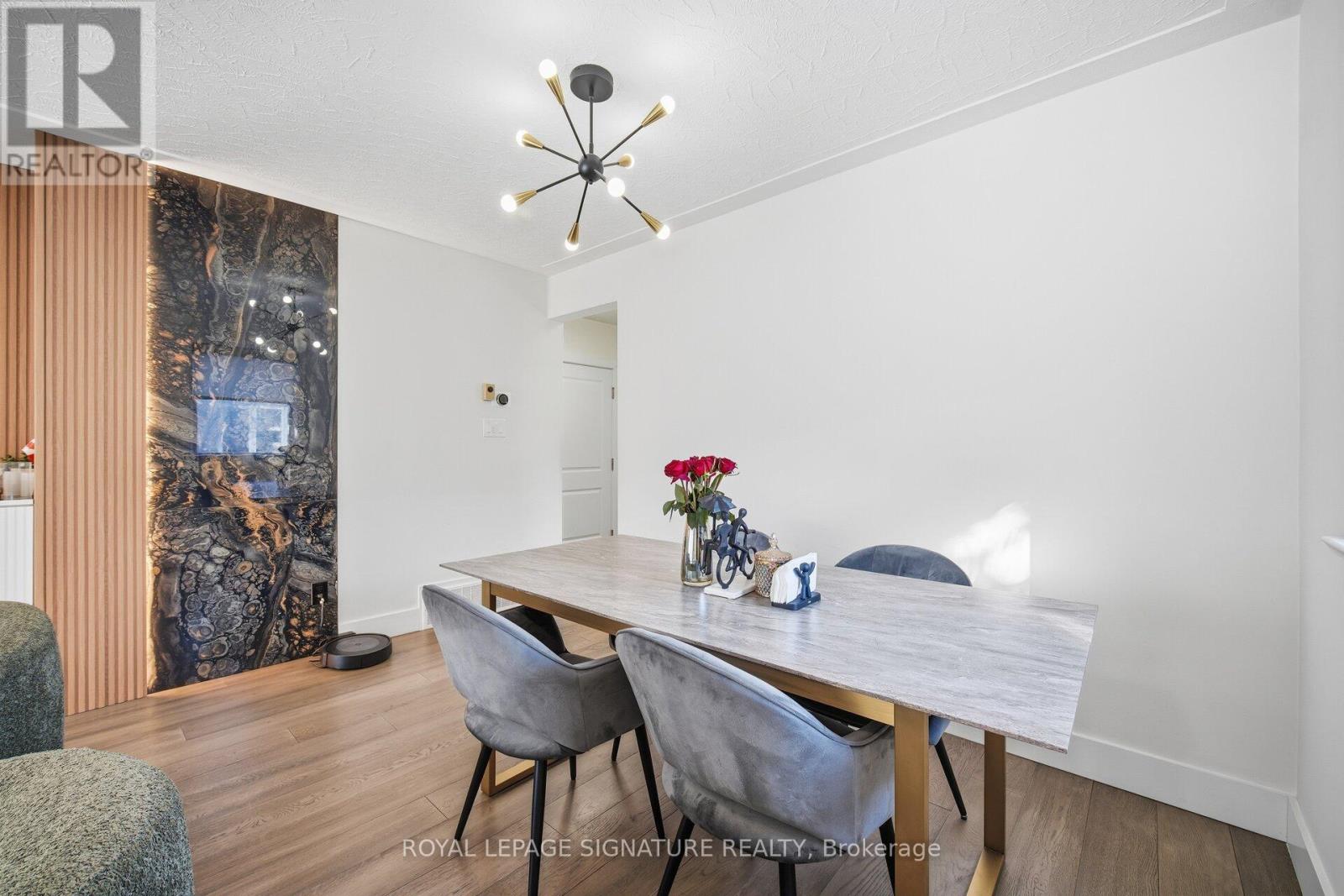 19 Rangoon Road, Toronto (Eringate-Centennial-West Deane), Ontario  M9C 4N5 - Photo 7 - W12756038