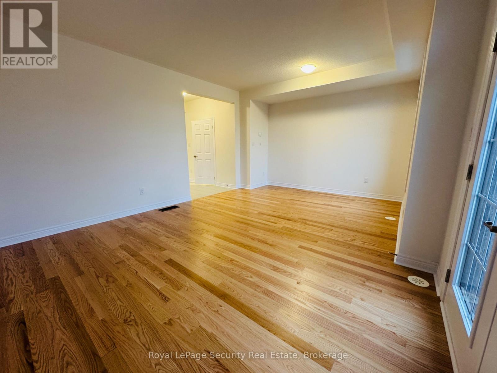 94 Grassbank Road, Brampton, Ontario  L6R 4E6 - Photo 11 - W12756044