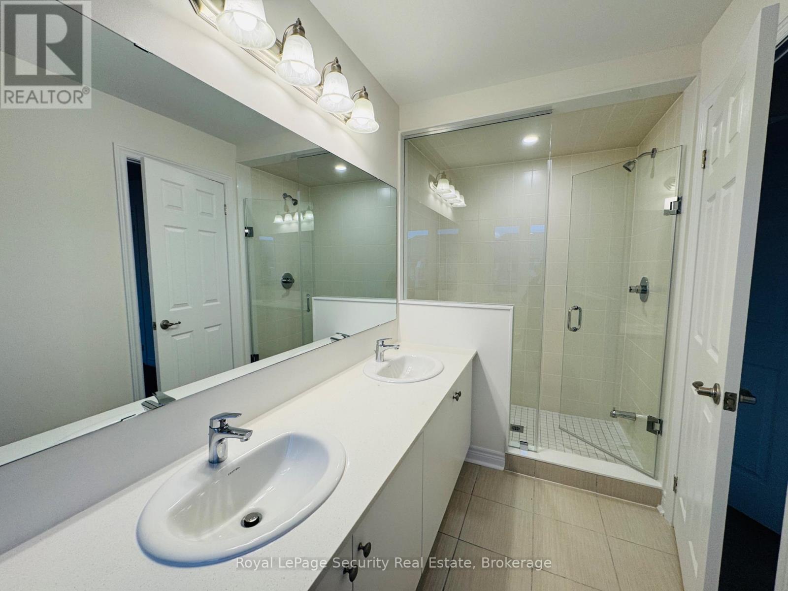 94 Grassbank Road, Brampton, Ontario  L6R 4E6 - Photo 21 - W12756044