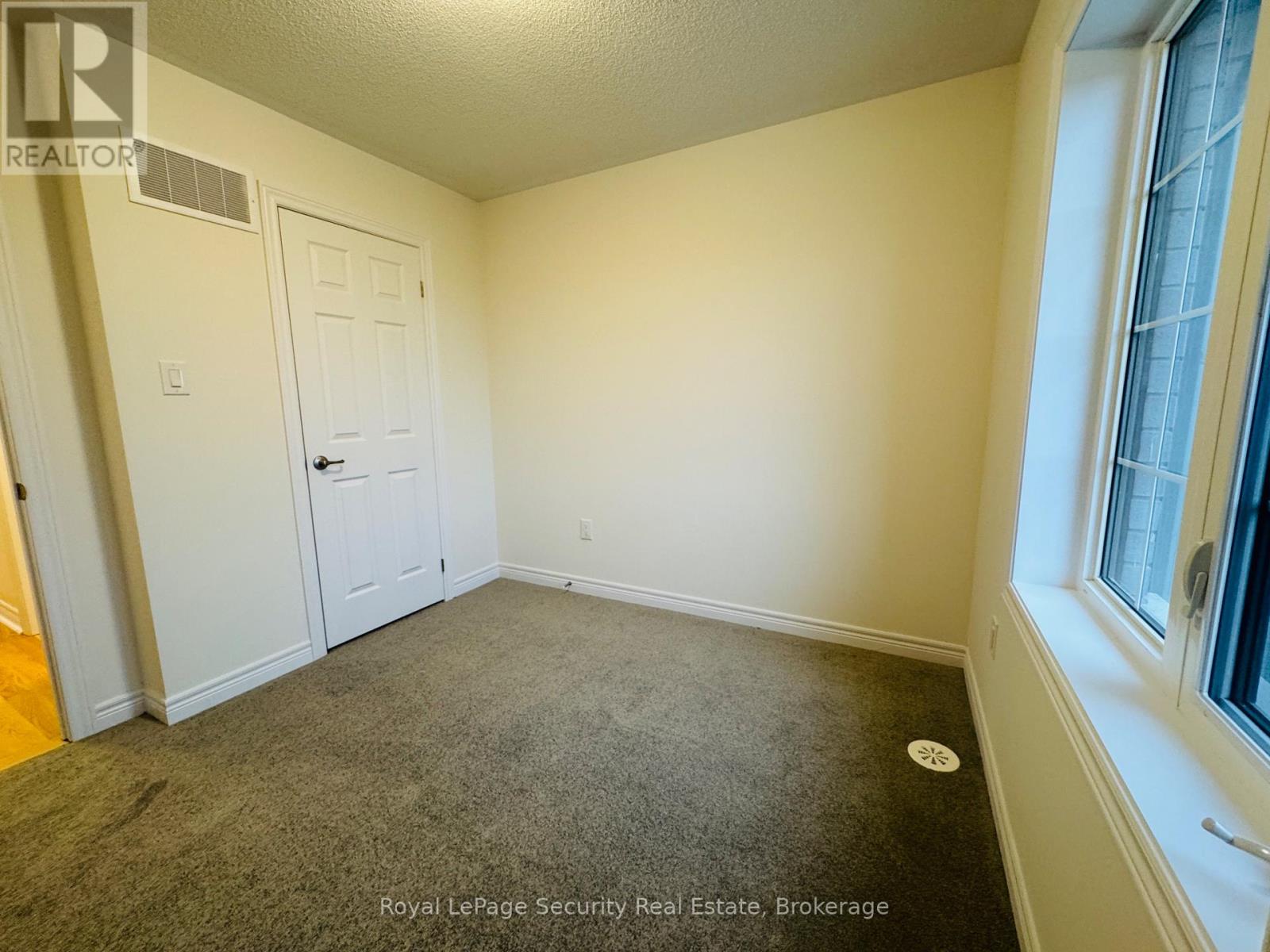 94 Grassbank Road, Brampton, Ontario  L6R 4E6 - Photo 24 - W12756044