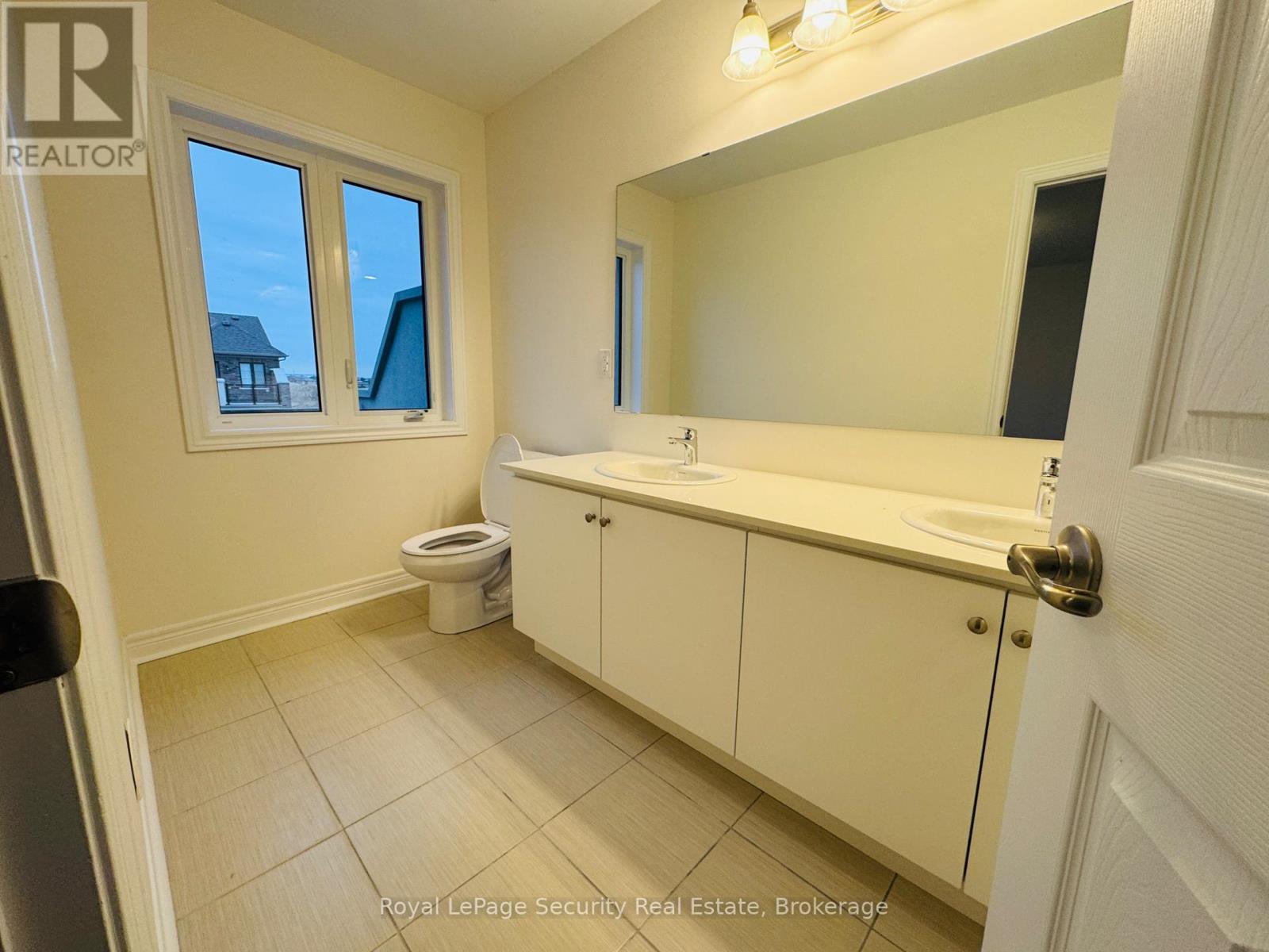 94 Grassbank Road, Brampton, Ontario  L6R 4E6 - Photo 26 - W12756044