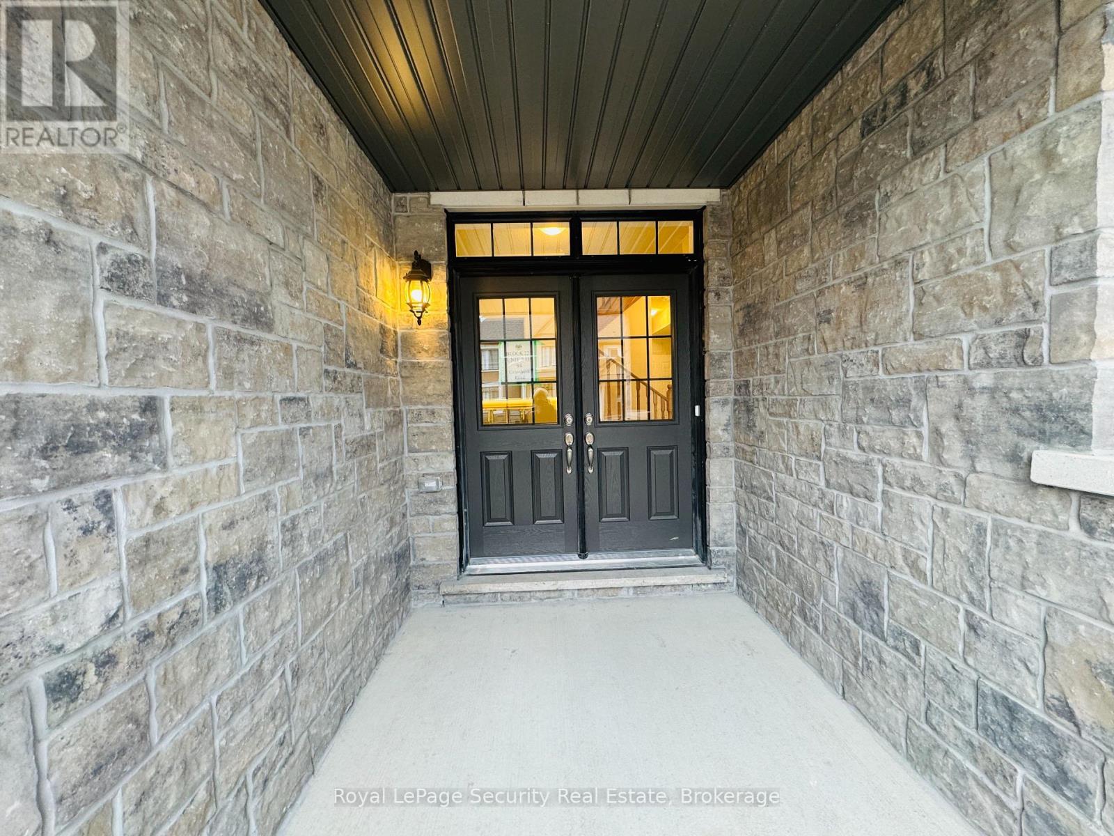 94 Grassbank Road, Brampton, Ontario  L6R 4E6 - Photo 3 - W12756044