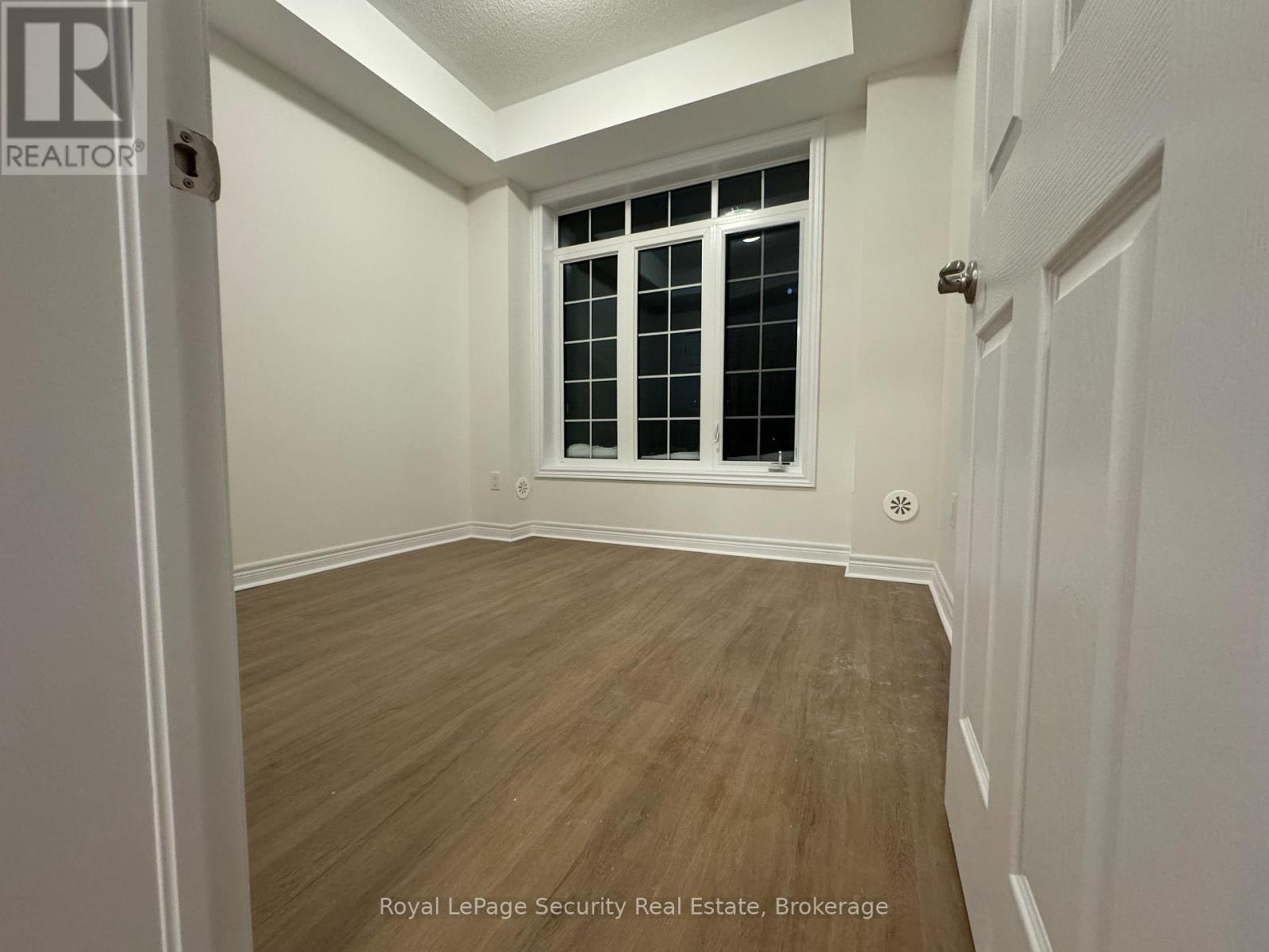 94 Grassbank Road, Brampton, Ontario  L6R 4E6 - Photo 5 - W12756044