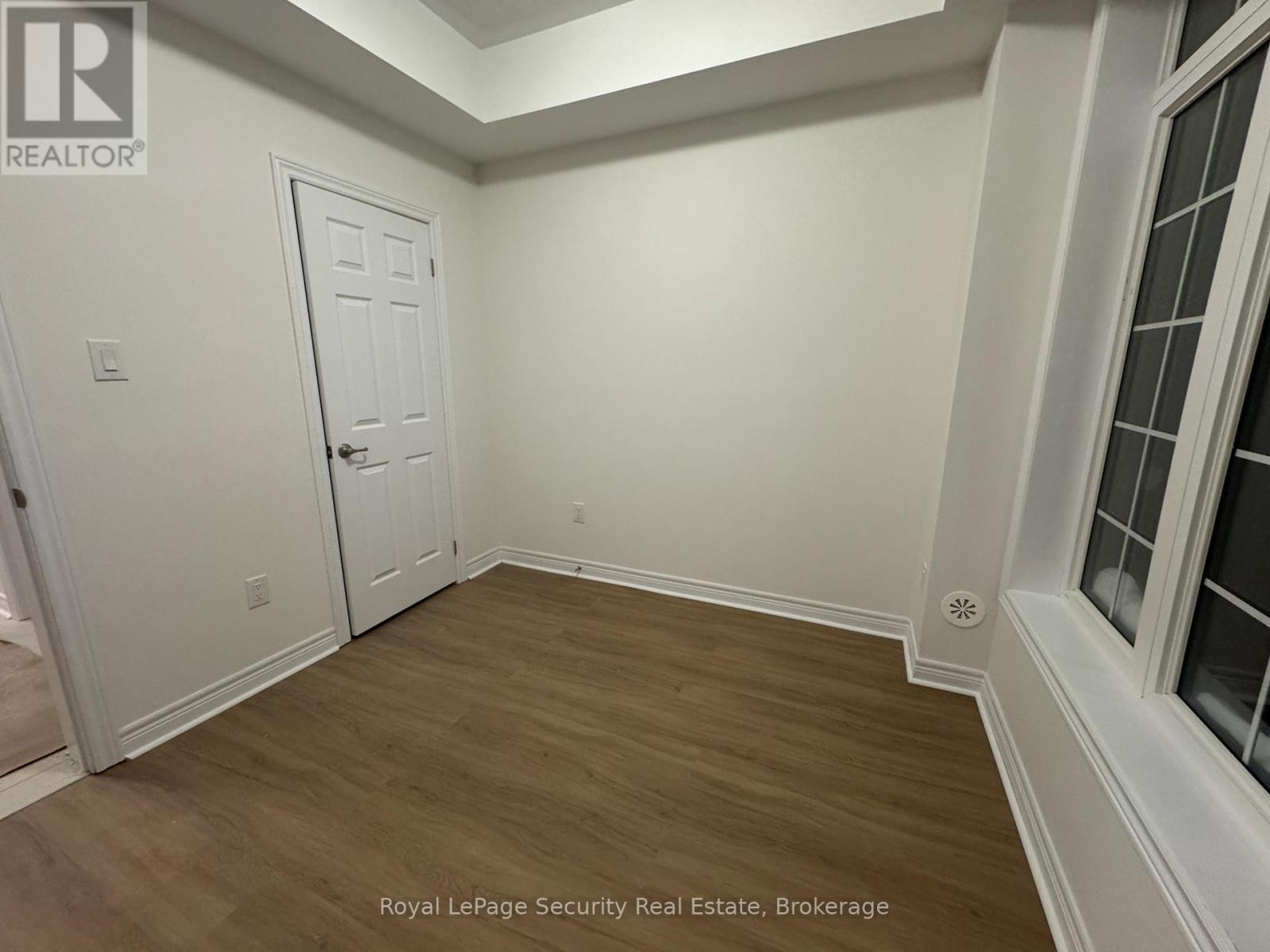 94 Grassbank Road, Brampton, Ontario  L6R 4E6 - Photo 6 - W12756044