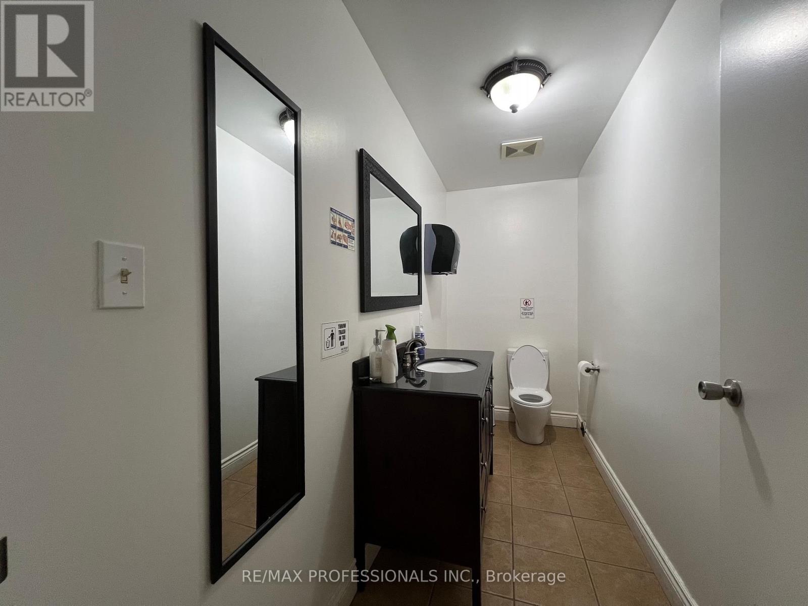 A - 130 North Queen Street, Toronto, Ontario  M8Z 2E4 - Photo 15 - W12756062