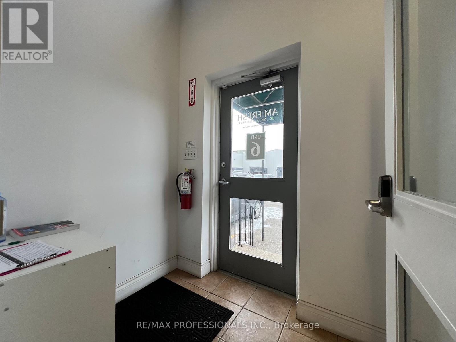 A - 130 North Queen Street, Toronto, Ontario  M8Z 2E4 - Photo 4 - W12756062